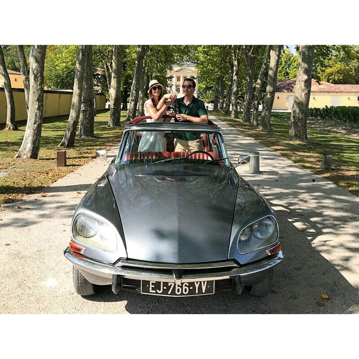 Smartbox Visite du Médoc, vignobles et châteaux, en DS présidentielle avec chauffeur privé (4h) - Coffret Cadeau Multi-thèmes