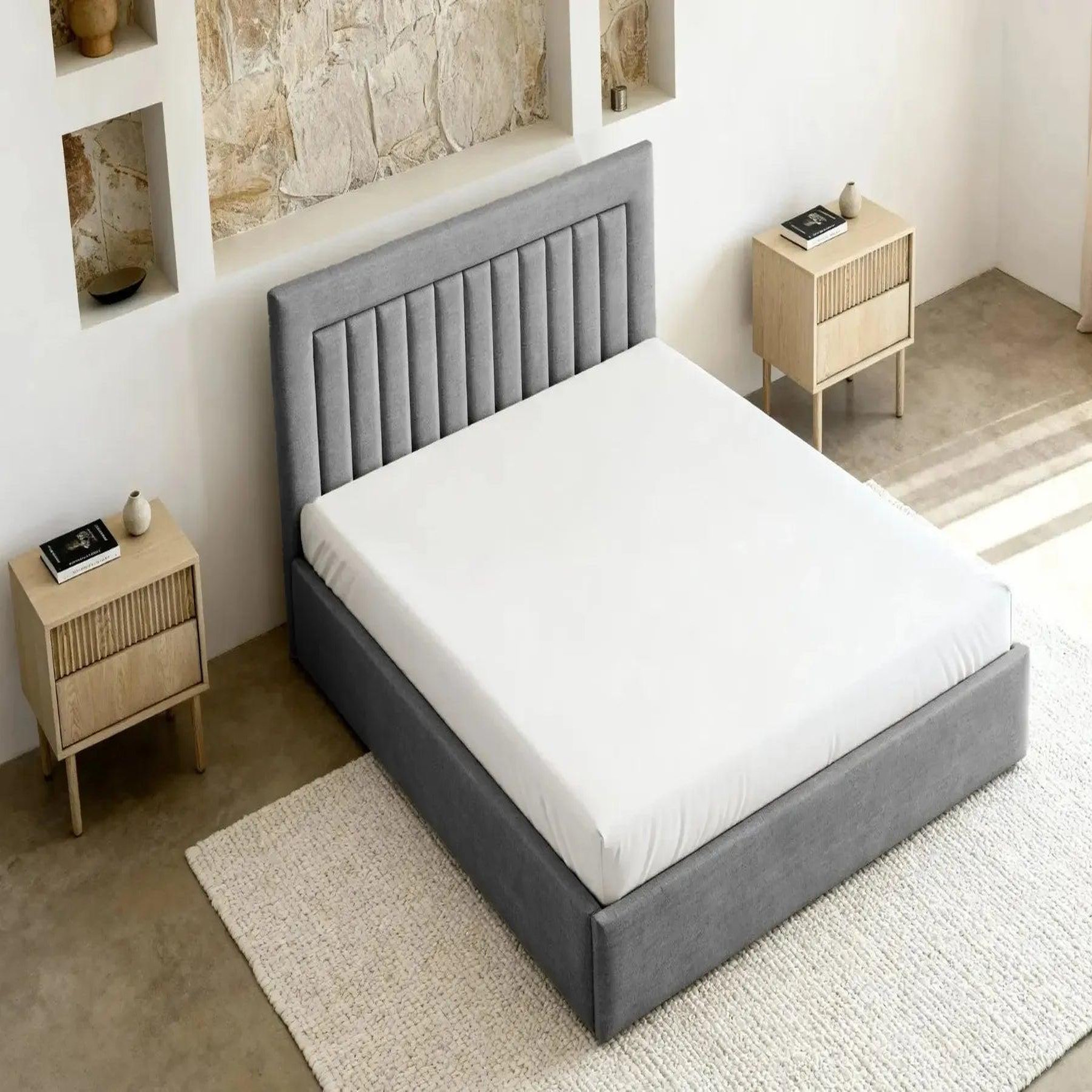 Voir la diapositive 6 : CASANOVA PARIS Camille - lit coffre tissu velours
