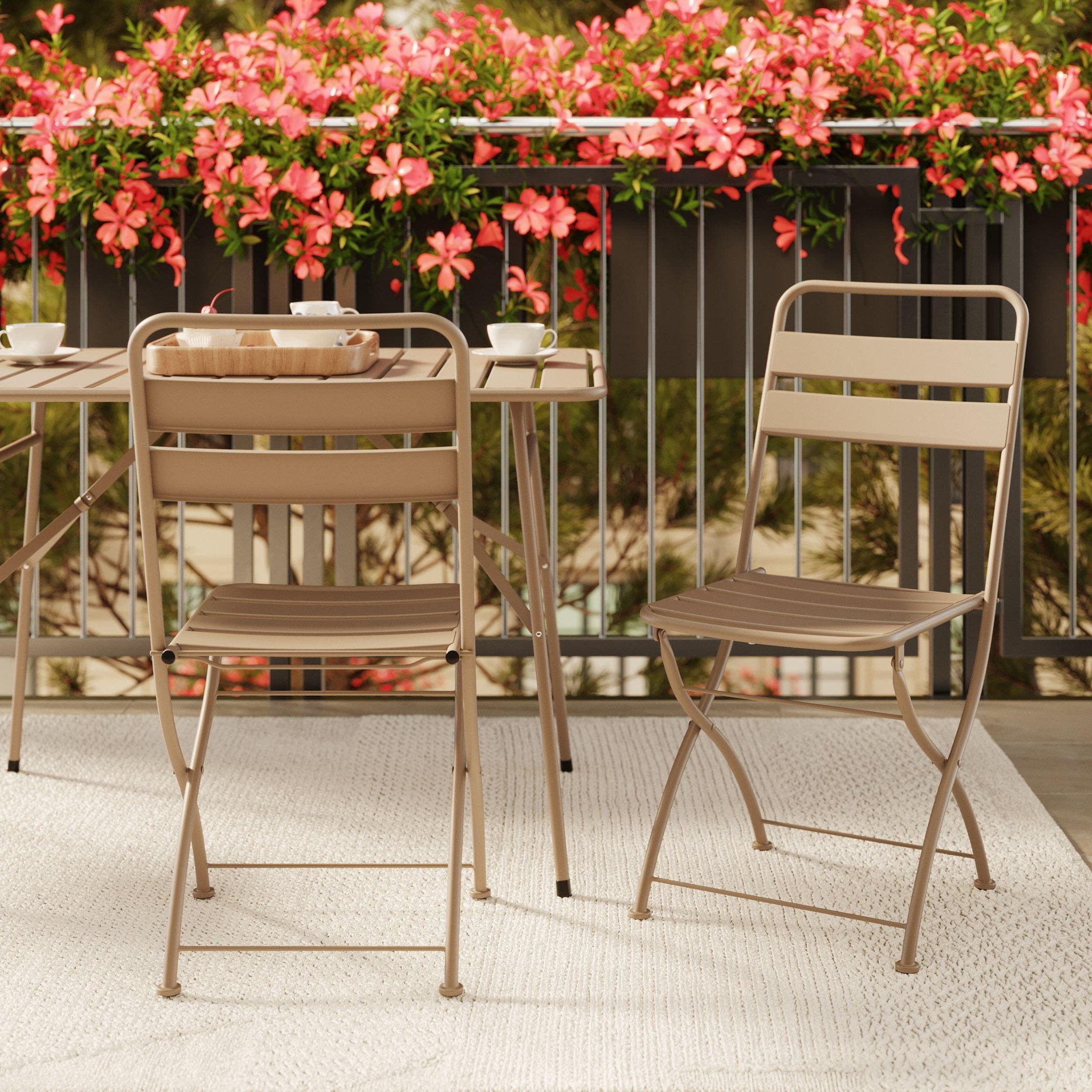 Voir la diapositive 2 : MAISON PAVANE Lot de 2 chaises de jardin en métal taupe, pliantes-yumi