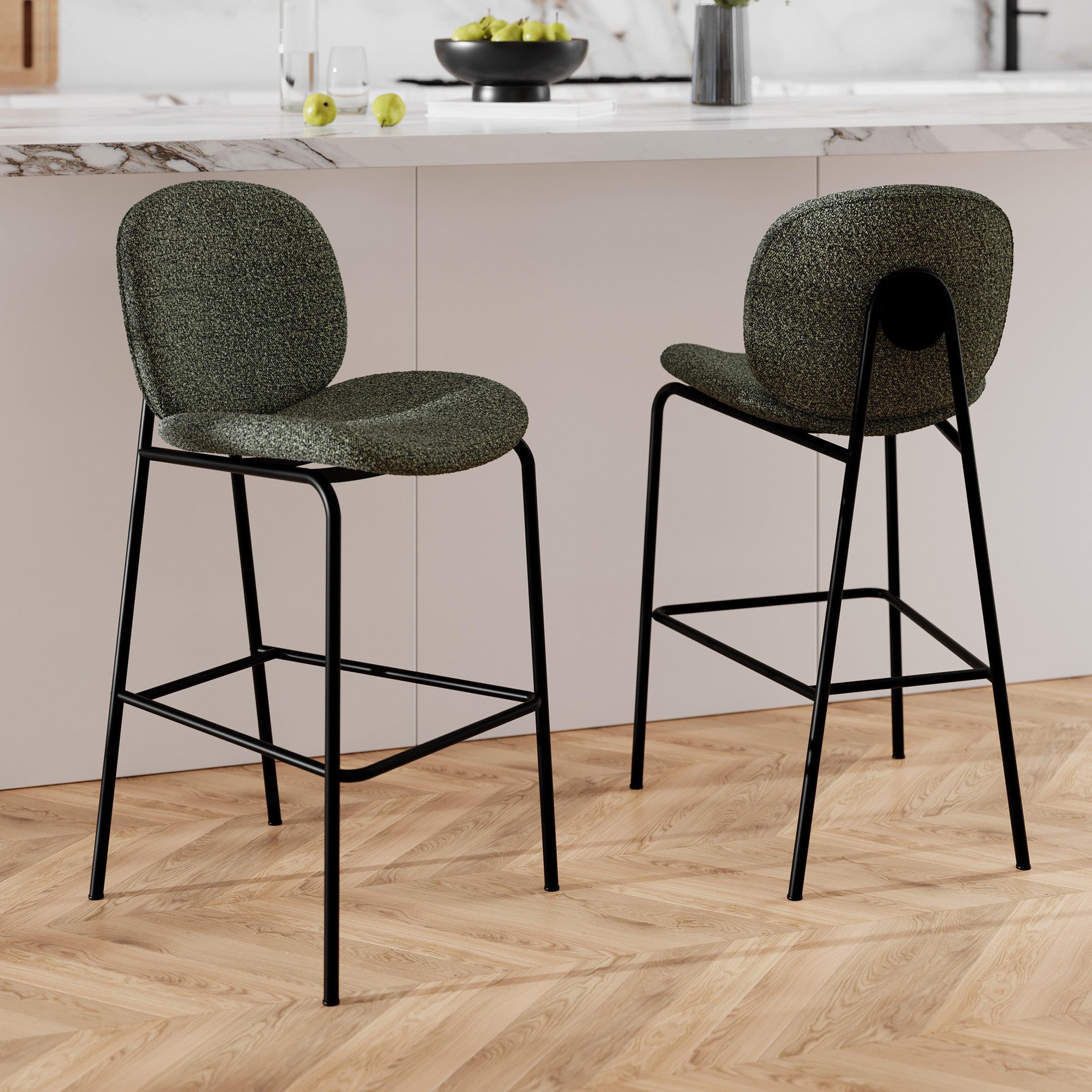 Voir la diapositive 2 : MAISON PAVANE Lot de 2 chaises pour îlot central en tissu bouclé vert 63,5 cm-iris