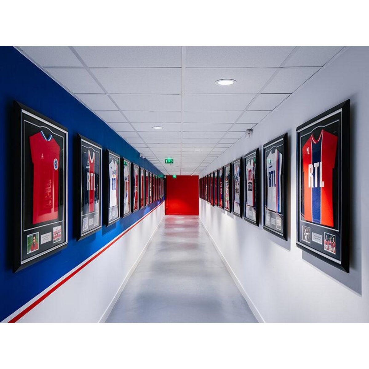 Smartbox Visite du Parc des Princes pour 2 passionnés de football - Coffret Cadeau Sport & Aventure