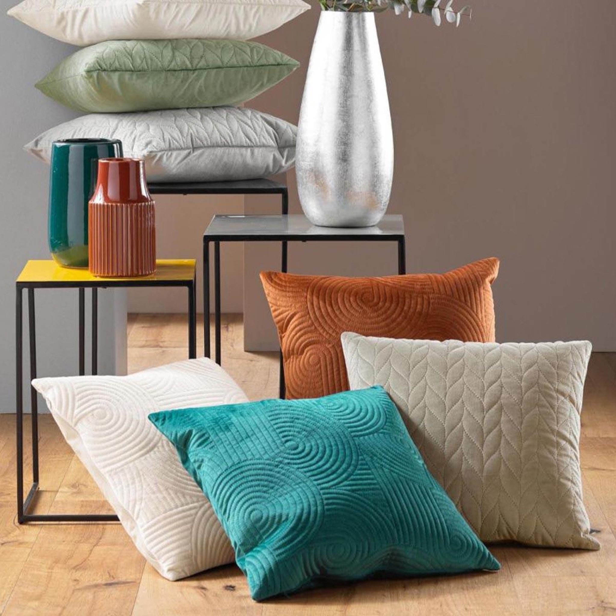 Voir la diapositive 4 : Douceur d'Intérieur Housse de coussin en velours  daisy  40x40cm taupe