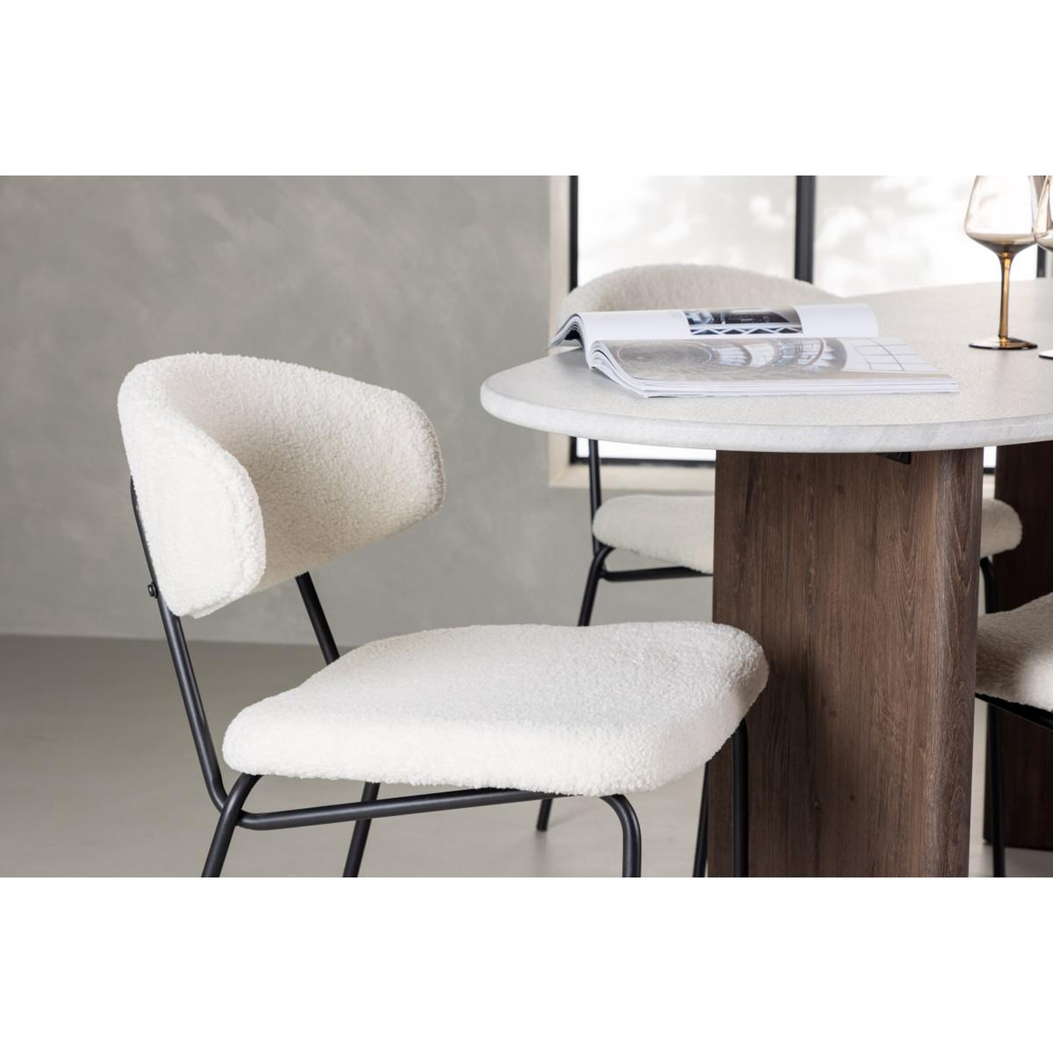 Voir la diapositive 5 : Paris Prix Ensemble table à manger & 4 chaises  gronvik & chico  180cm gris clair & blanc crème