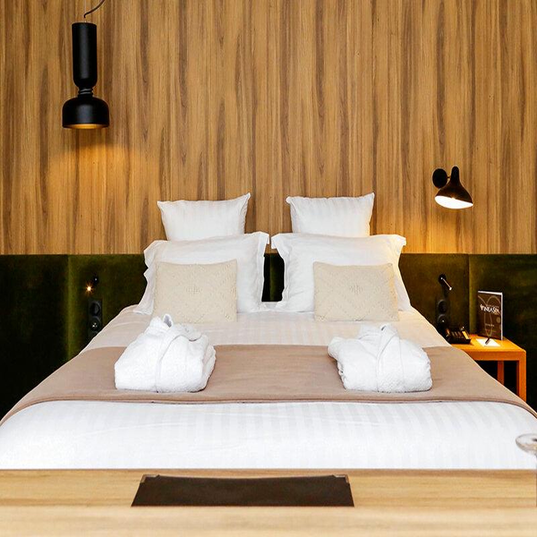 Voir la diapositive 2 : Smartbox Séjour en suite en hôtel 4* au cœur des vignobles de bourgogne - coffret cadeau séjour