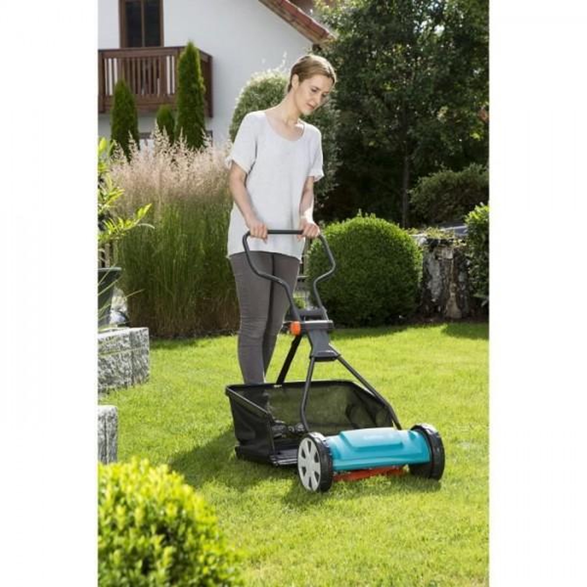 Voir la diapositive 2 : Gardena Tondeuse a Gazon   hélicoidale 330 Classic - GARDENA - Coupe sans friction - Guidon ergonomique - Surface tonte max 150m²