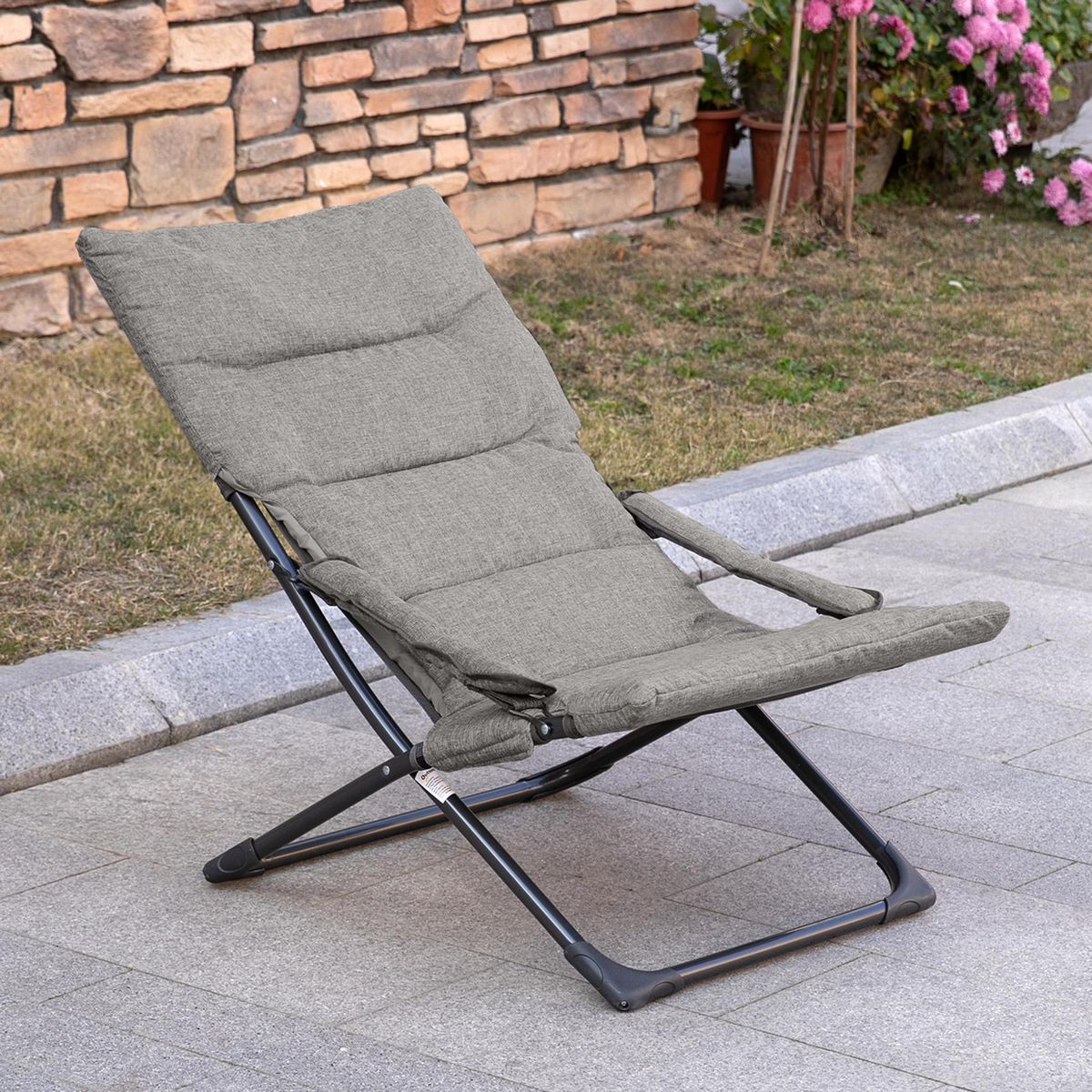 OUTSUNNY Chaise de jardin camping pliable - épais coussin amovible inclus - accoudoirs rembourrés - acier noir tissu gris