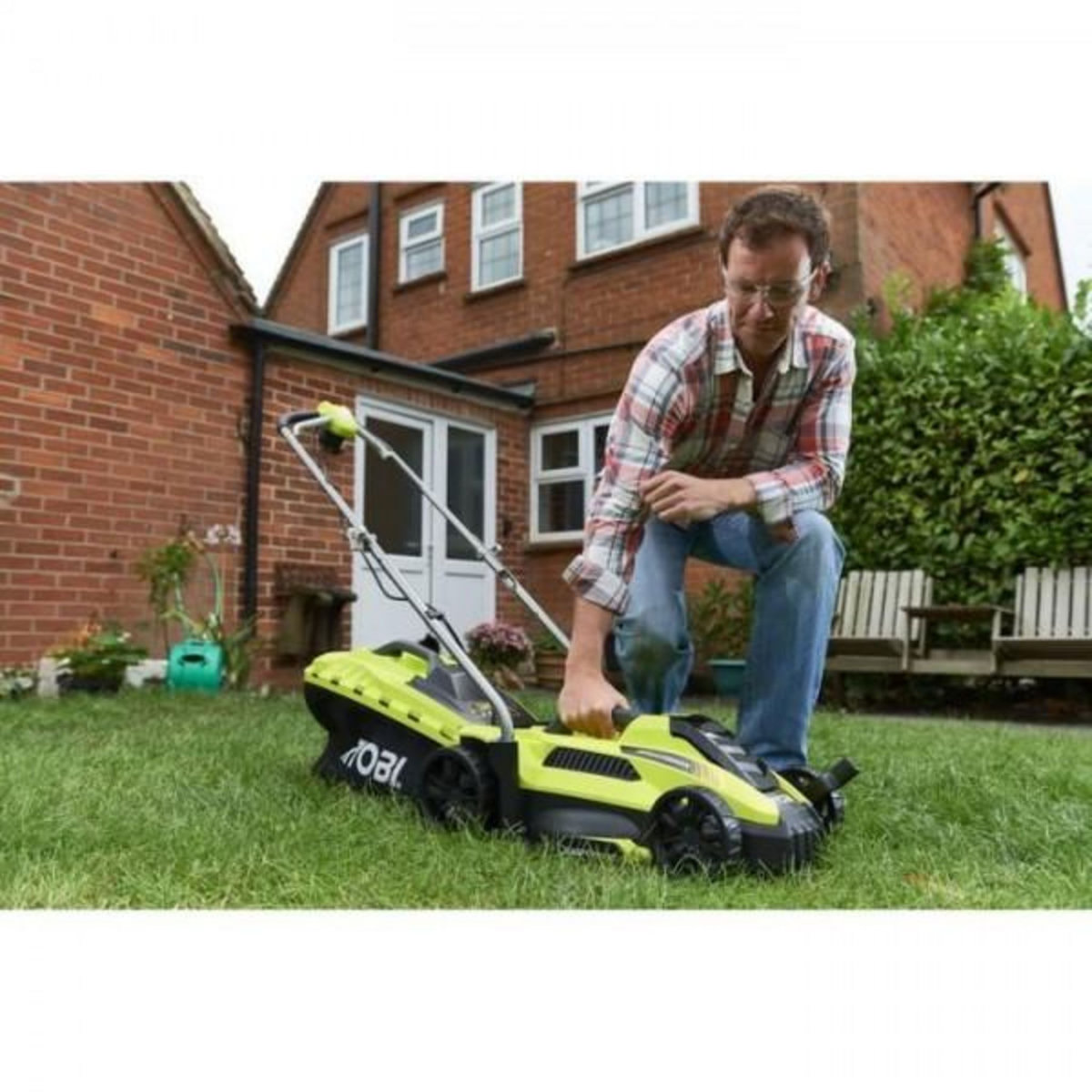 Ryobi Tondeuse a Gazon RYOBI -   1300 W - Ø coupe 33 cm - ramassage et mulching - RLM13E33S