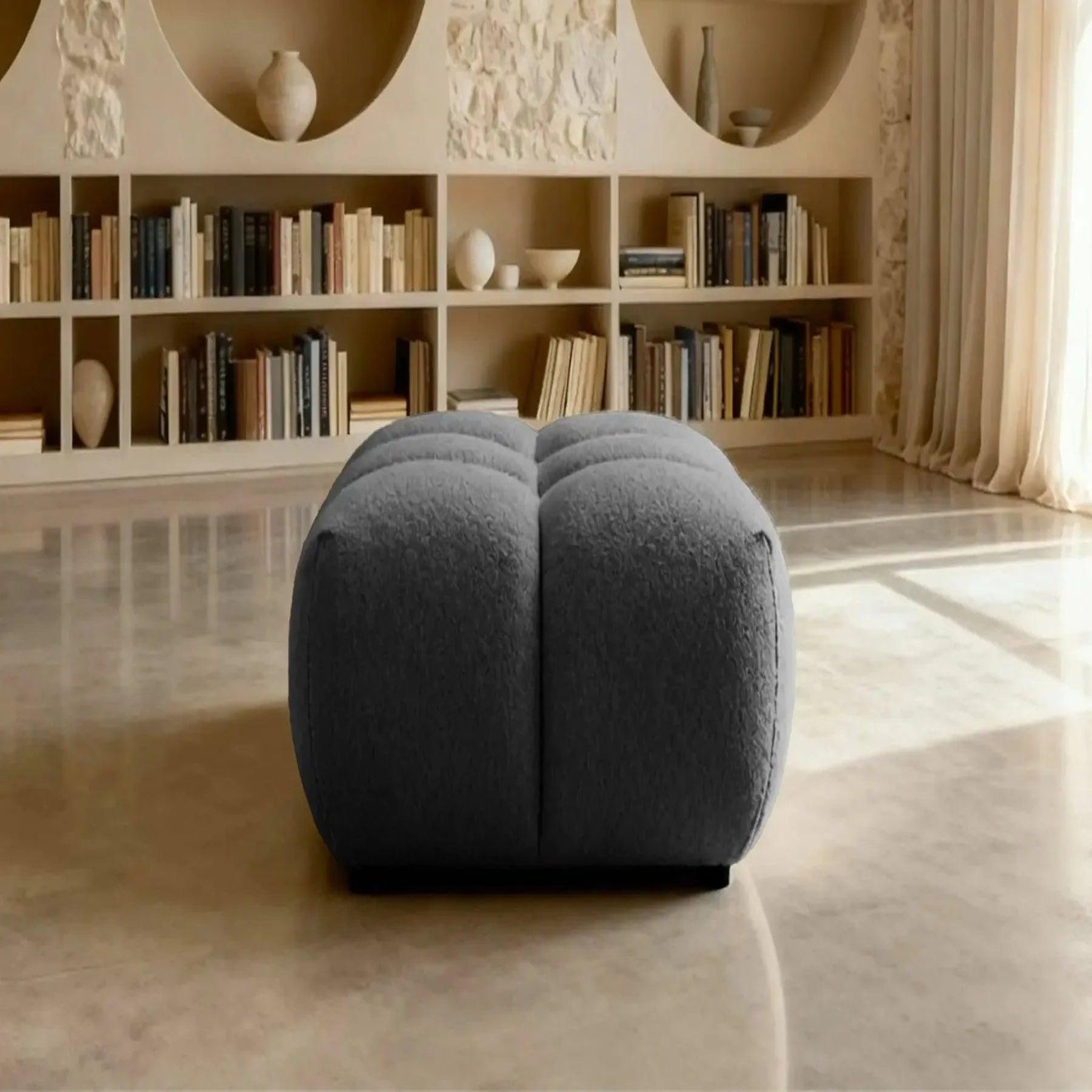 Voir la diapositive 3 : CASANOVA PARIS Alexia - pouf tissu bouclette