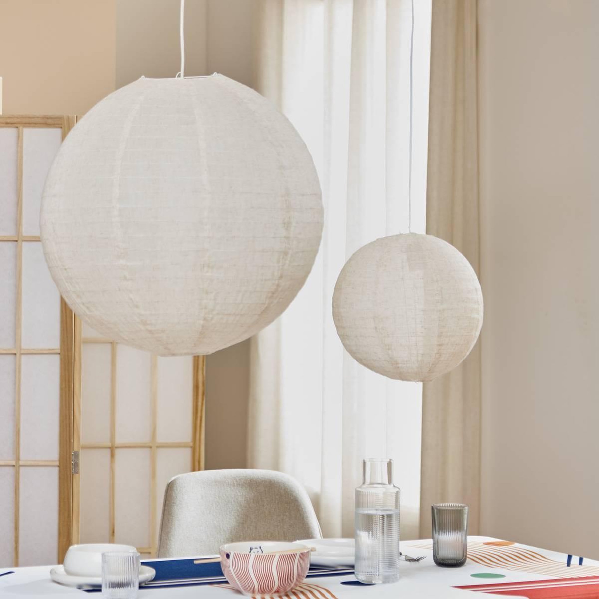 Voir la diapositive 6 : ATMOSPHERA Lanterne japonaise boule  jordy  32cm blanc