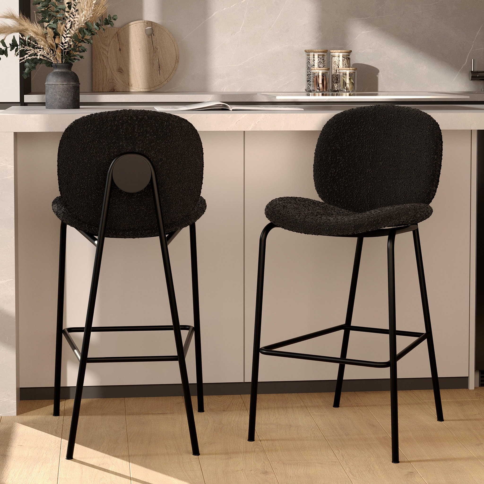 Voir la diapositive 2 : MAISON PAVANE Lot de 2 chaises pour îlot central en tissu bouclé noir 63,5 cm-iris