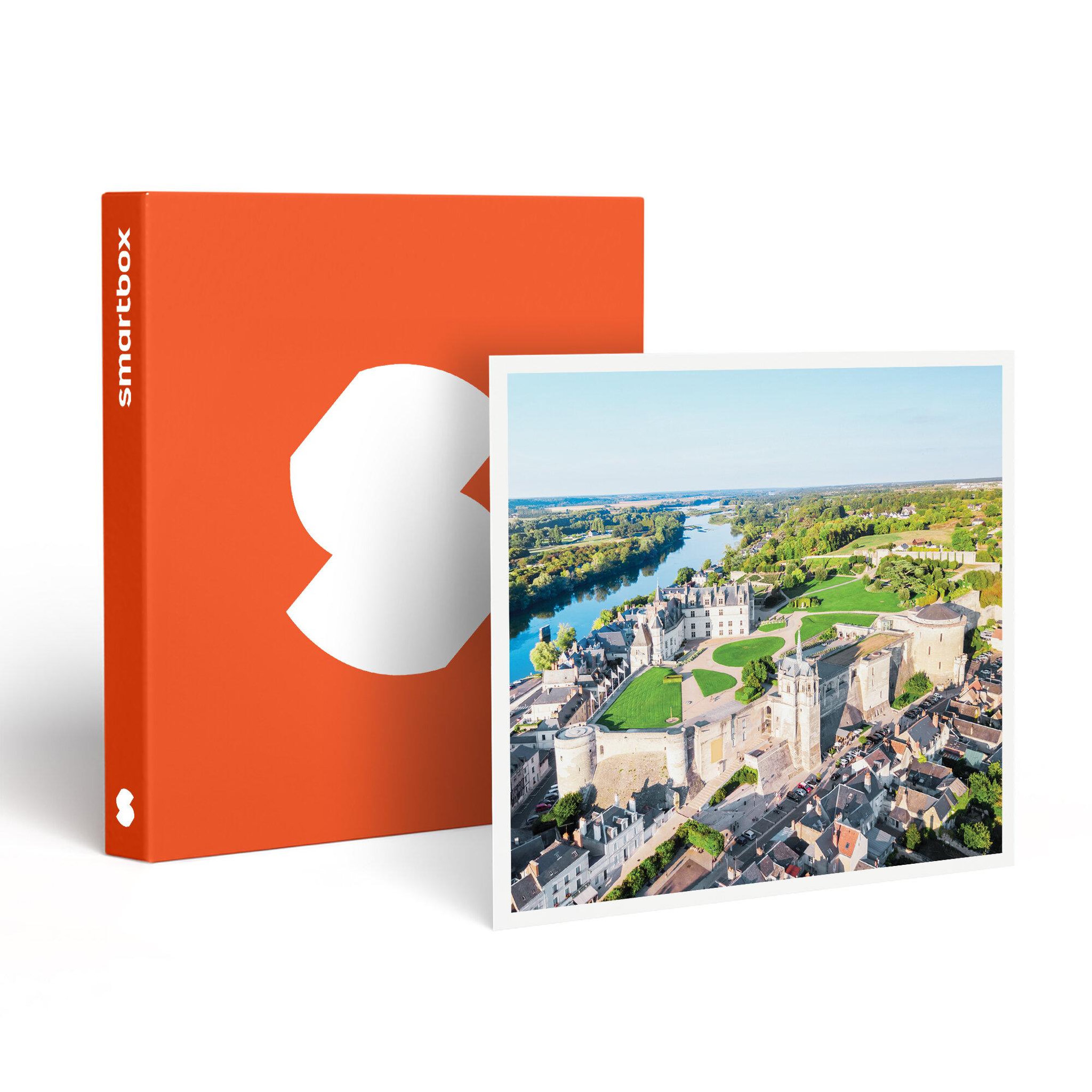 Voir la diapositive 1 : Smartbox Vol en montgolfière pour 2 personnes au-dessus du château d'Amboise - Coffret Cadeau Sport & Aventure