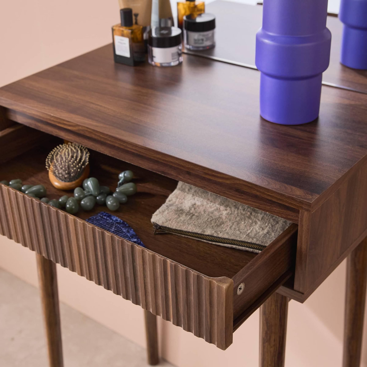 SWEEEK Coiffeuse décor bois LINEAR miroir arrondi 1 tiroir 60 cm. façade striée. Noyer