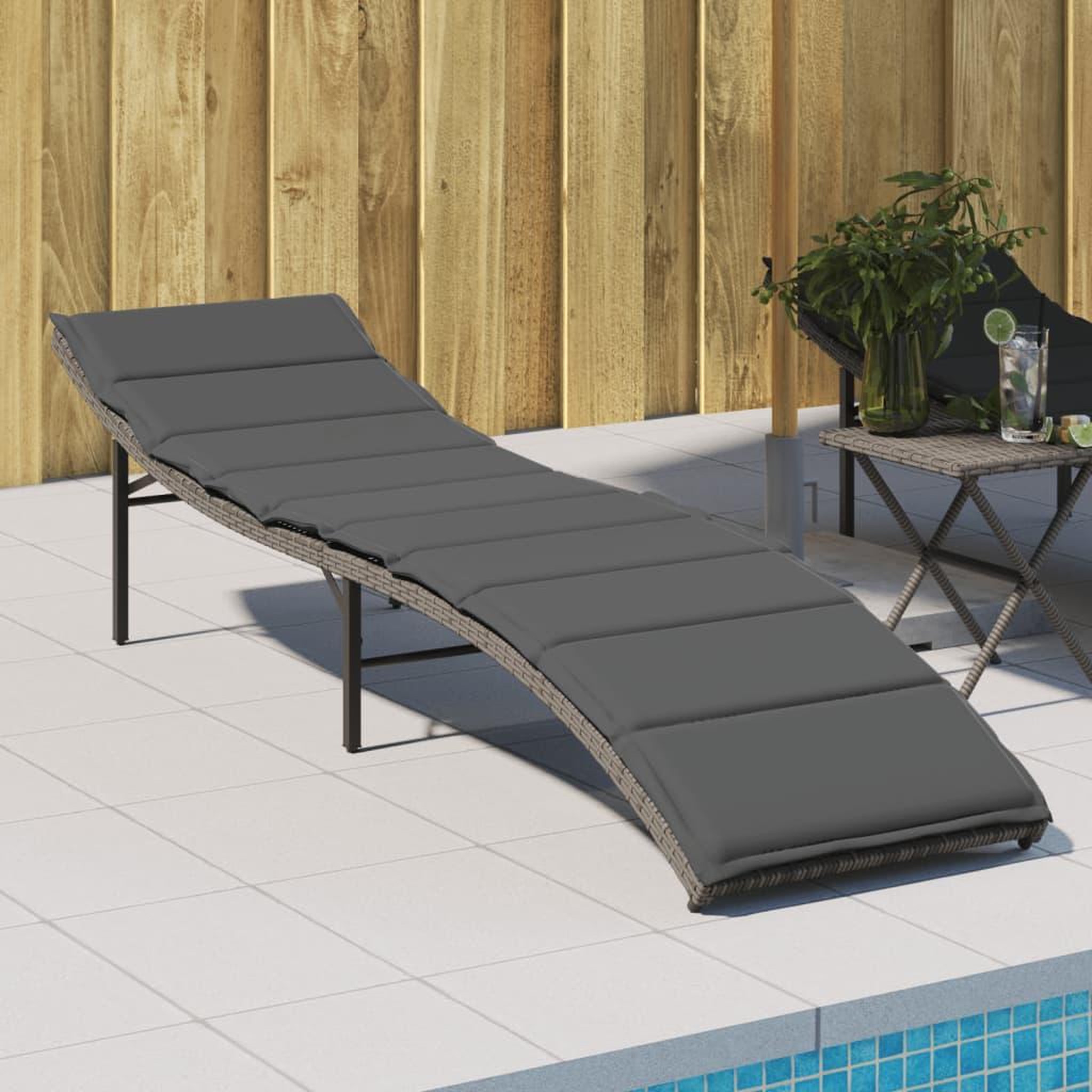 VIDAXL Chaise longue avec coussin gris 55x199x50 cm resine tressee