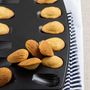 Voir la diapositive 6 : ZENKER Lot de 2 moules à madeleines 12 empreintes Zenker Spécial Countries