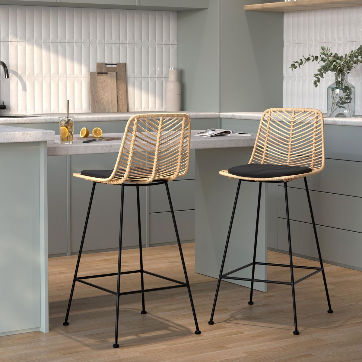 Rendez vous déco Lot de 2 chaises pour îlot central 66 cm en rotin naturel et noir - Tamara