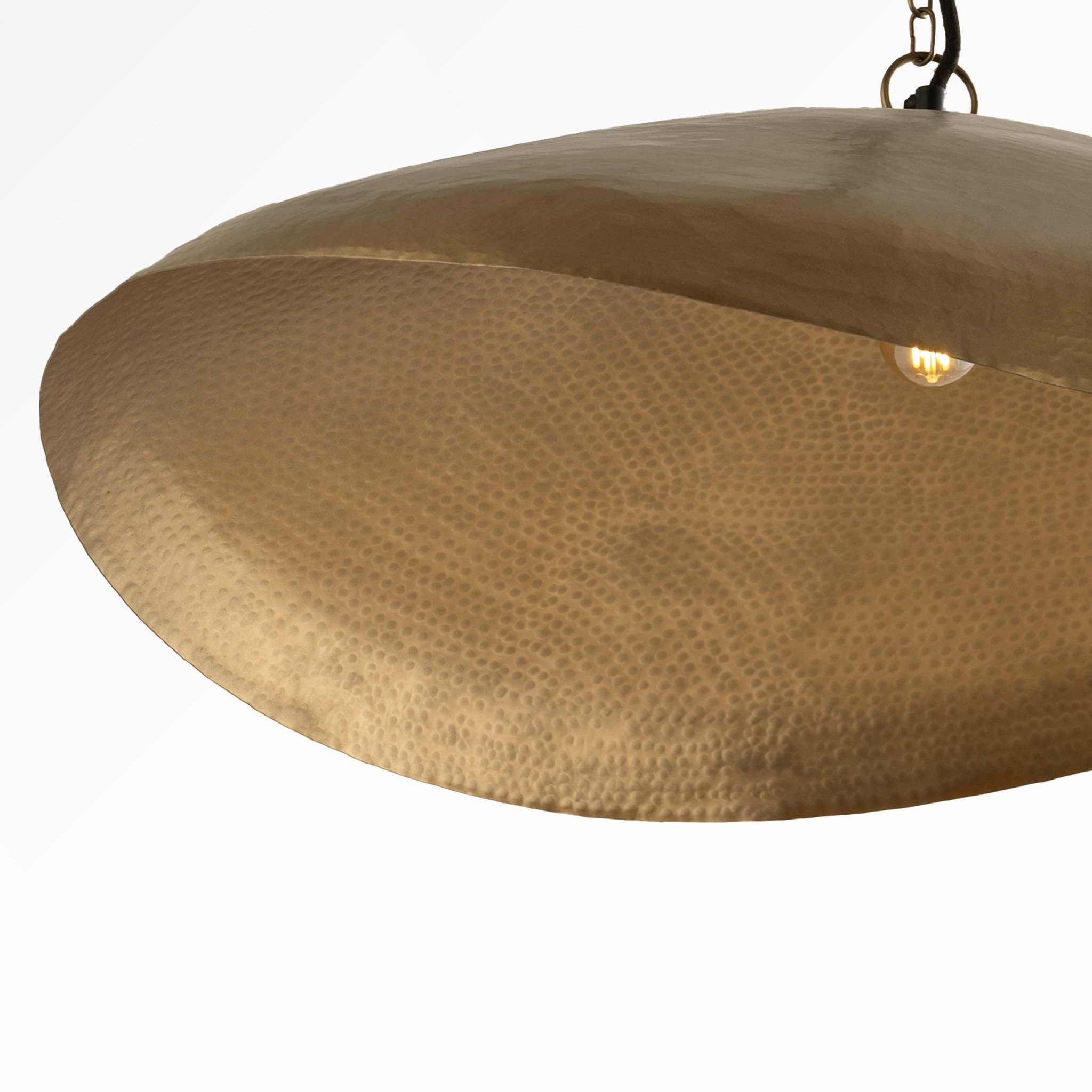 Voir la diapositive 5 : MAISON PAVANE Suspension en métal doré 72 cm-elora