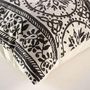 Voir la diapositive 3 : Douceur d'Intérieur Coussin déhoussable BISCA - Polycoton imprimé - 40 x 60 cm - Ecru et noir