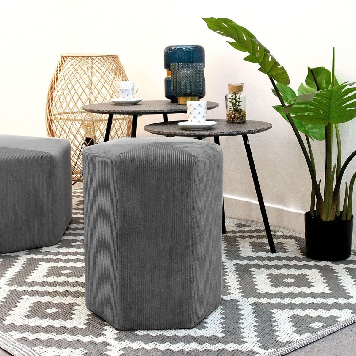 The Home Deco Factory Pouf design velours Giulia