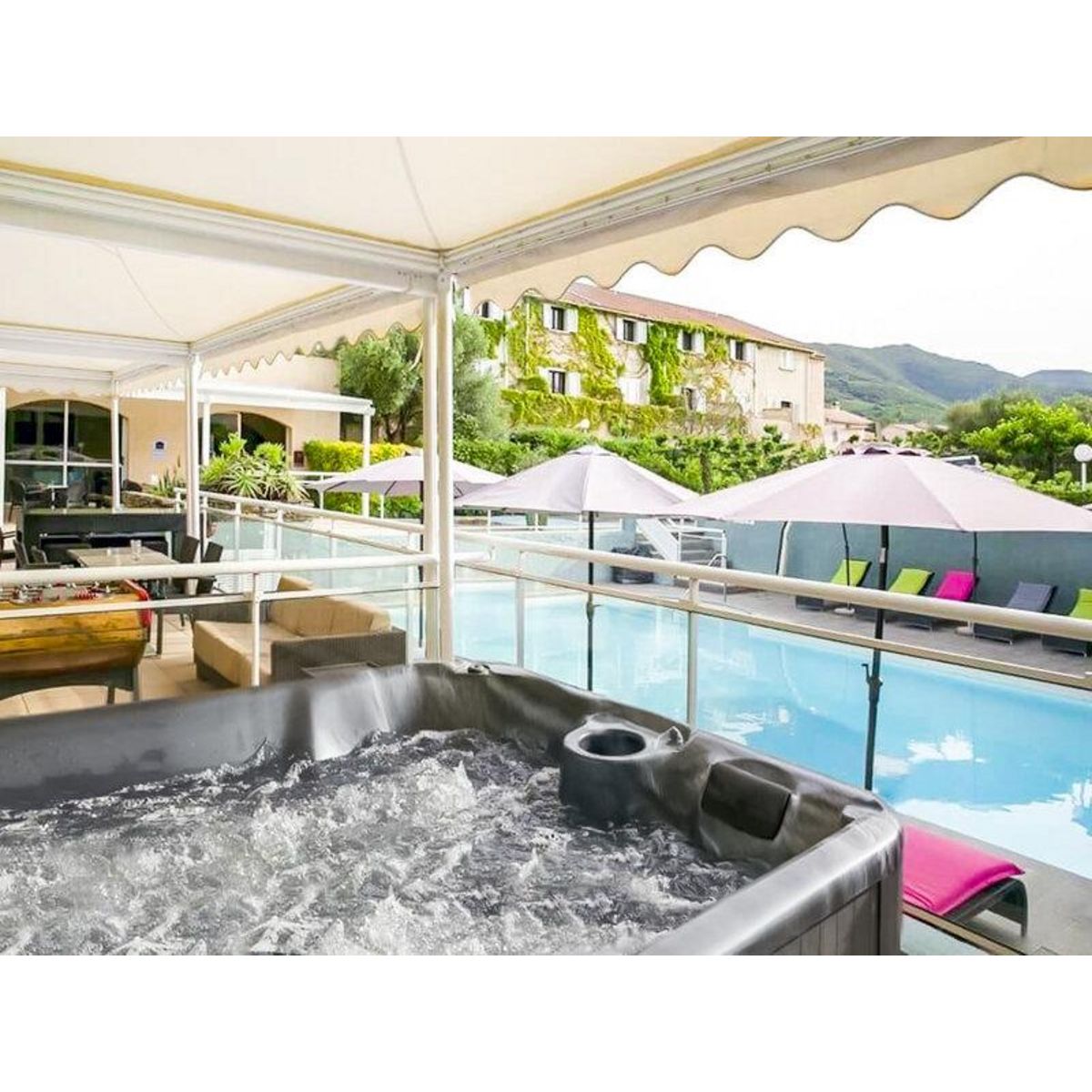 Smartbox Escale en Corse : 3 jours en hôtel 4* avec champagne - Coffret Cadeau Séjour