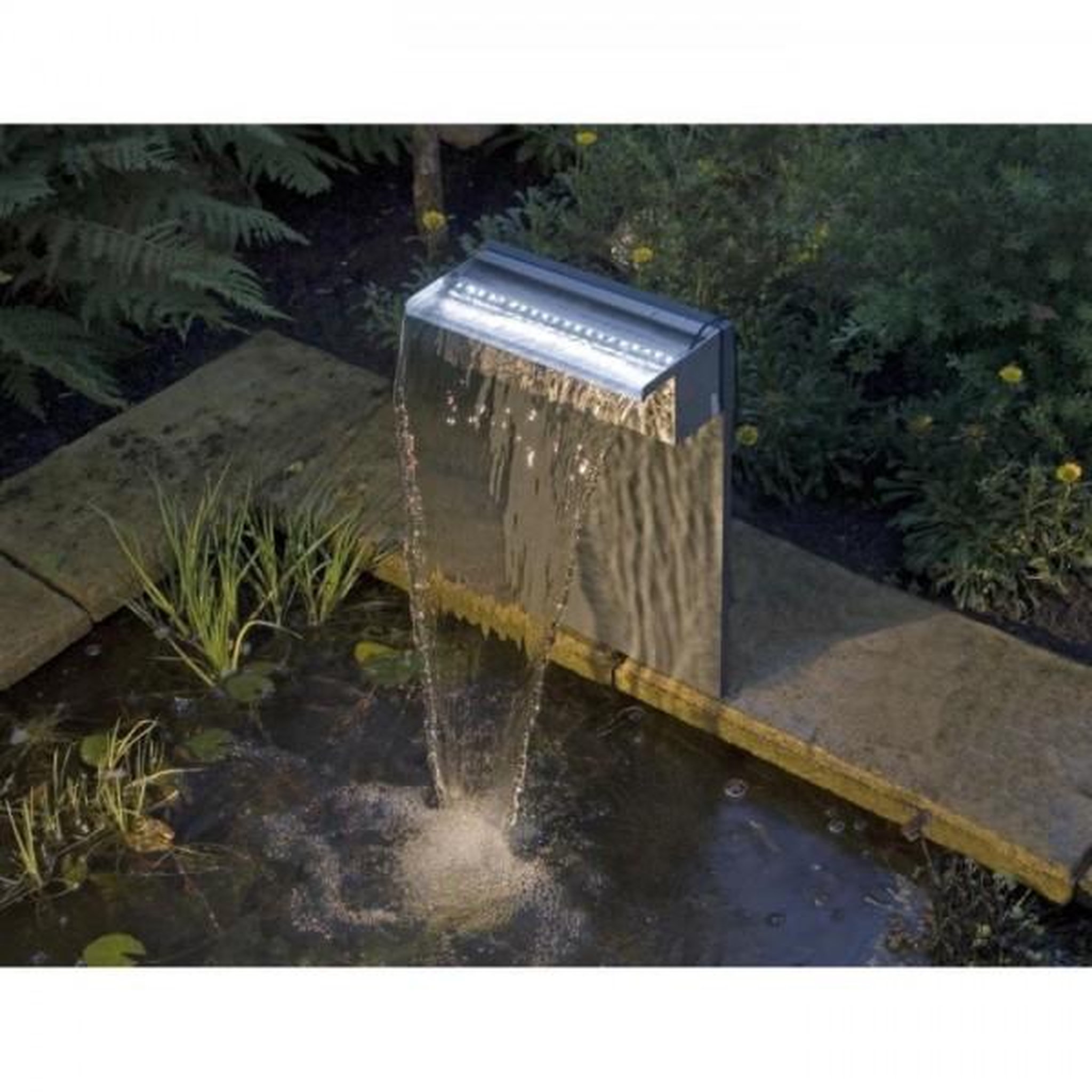 Voir la diapositive 2 : Ubbink Lame d'eau inox Niagara 60 avec éclairage led pour bassin de jardin - UBBINK