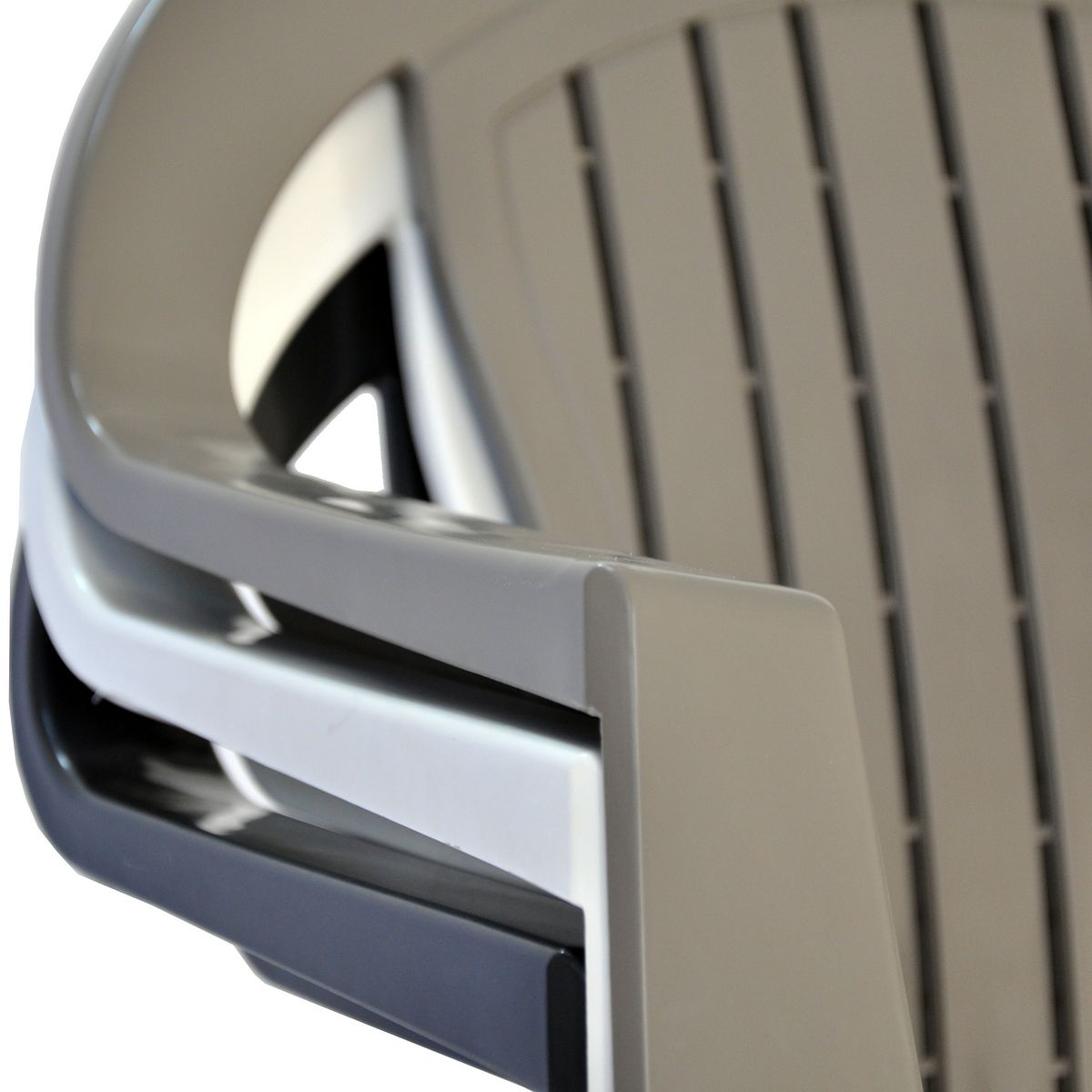 Fauteuil empilable AIDA