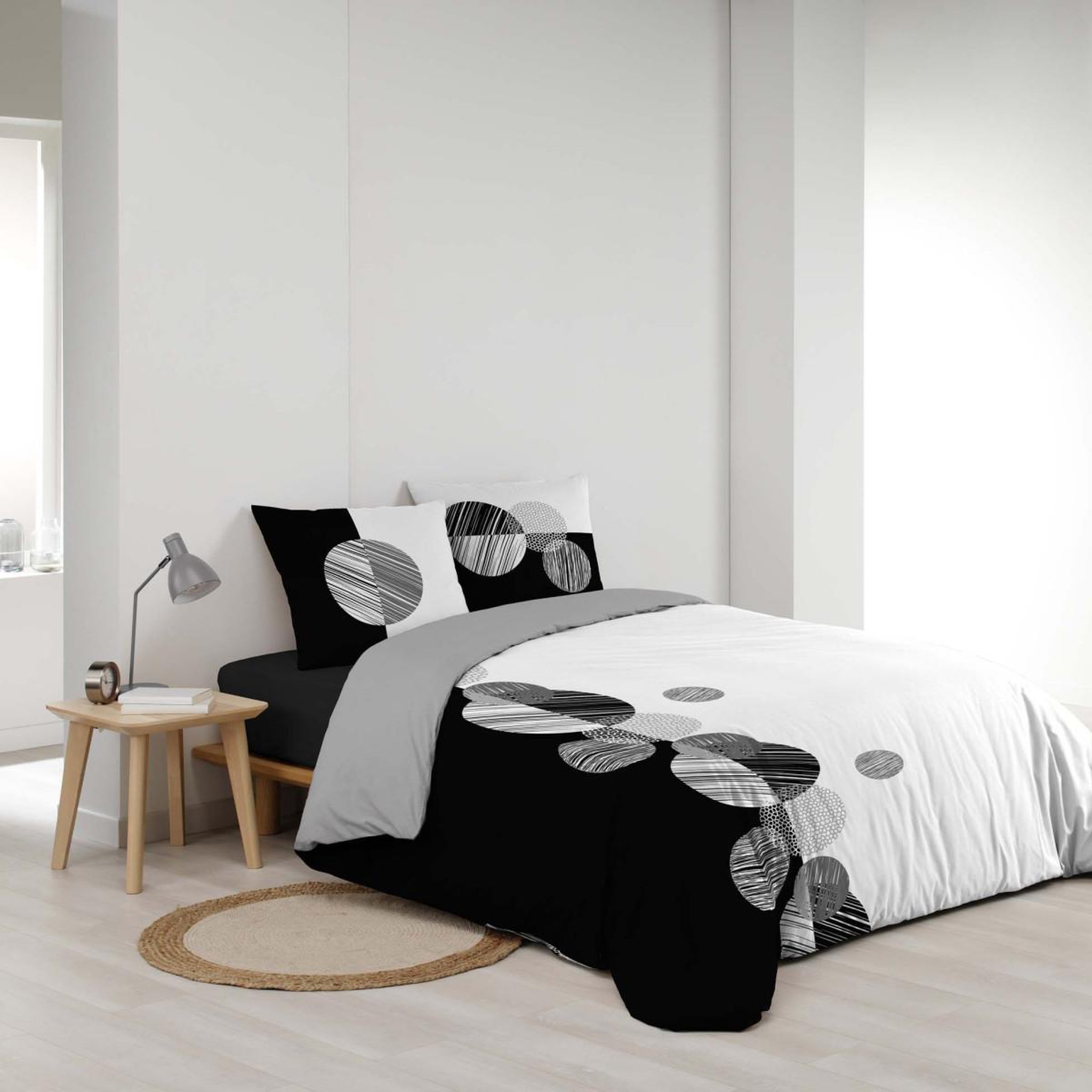Voir la diapositive 2 : Douceur d'Intérieur Parure de lit 3 pièces  stormi  240x220cm noir