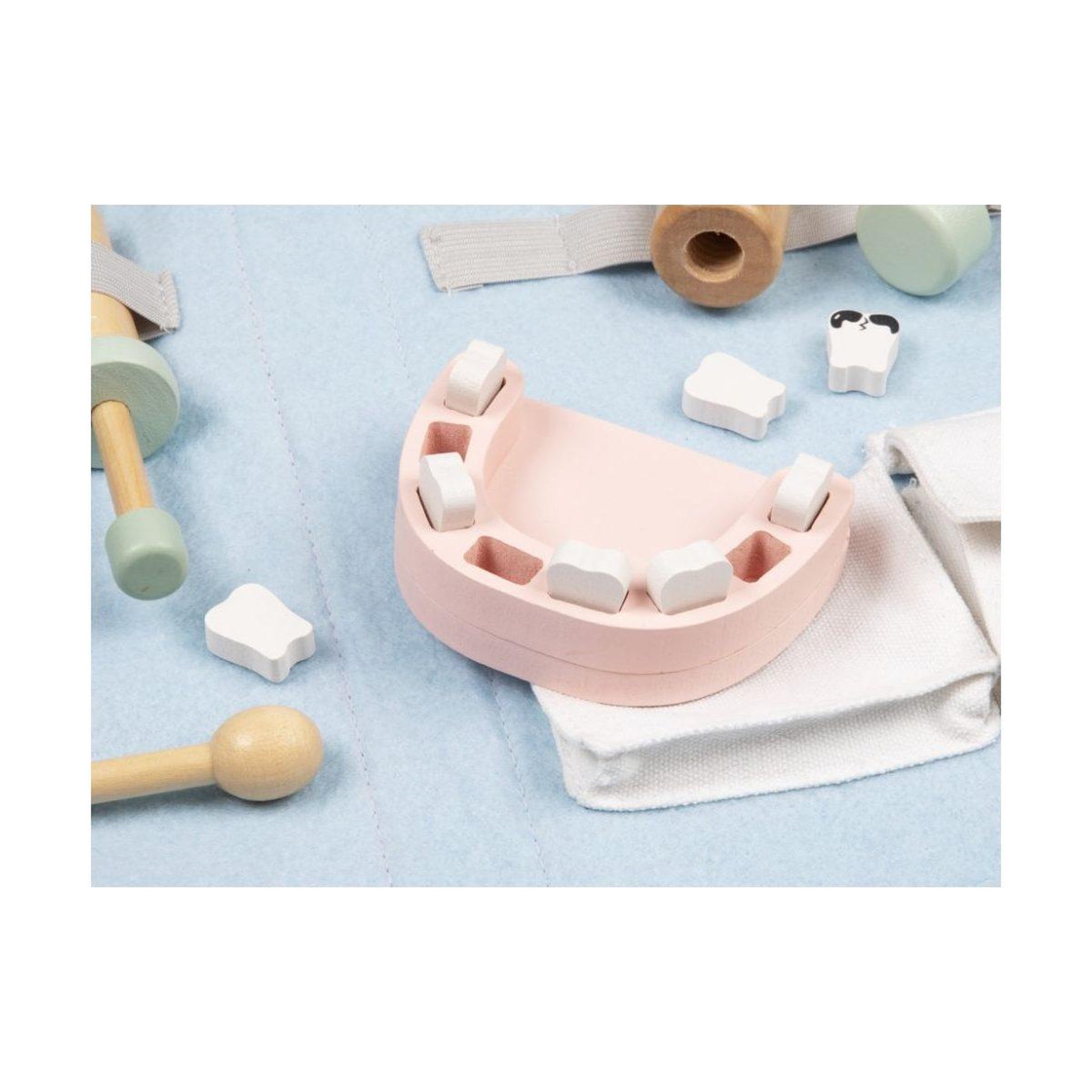 Voir la diapositive 3 : ELINELI Mallette de dentiste pour enfants
