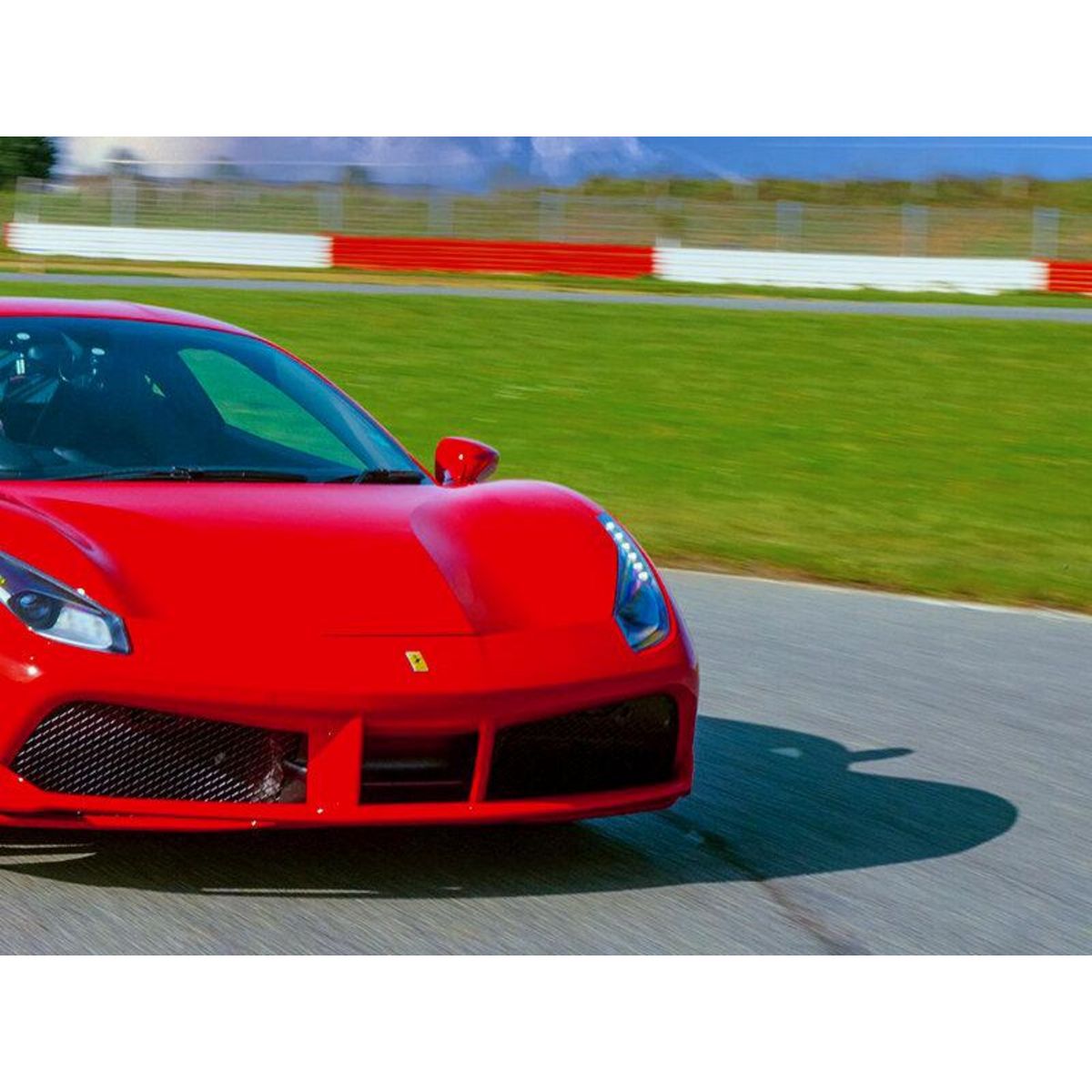 Smartbox Stage de pilotage : 3 tours sur le circuit de Nogaro en Ferrari 488 - Coffret Cadeau Sport & Aventure