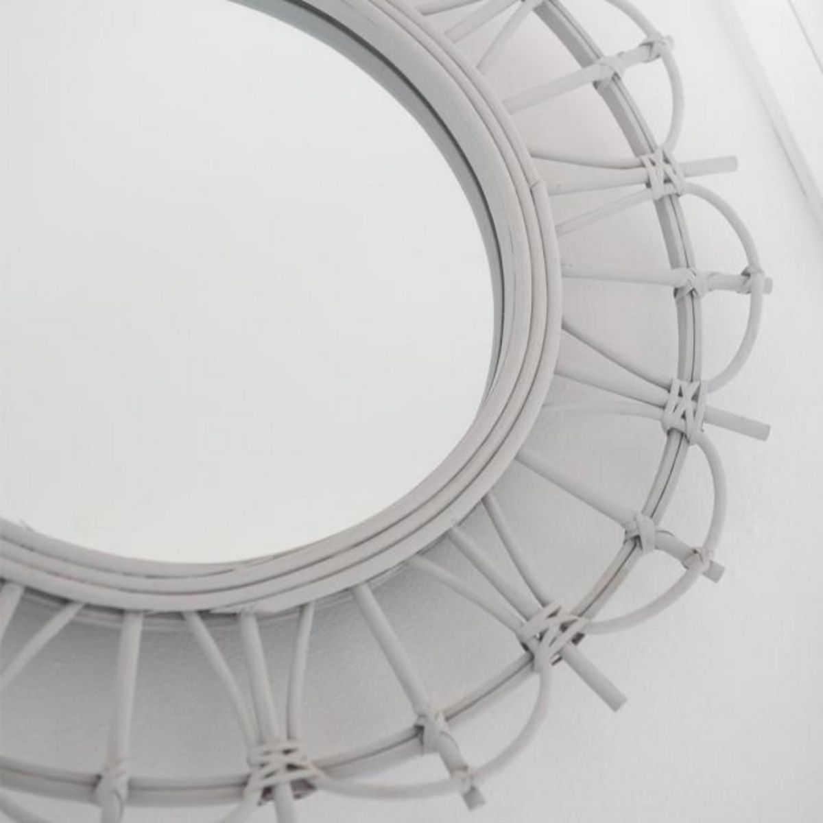 Paris Prix Miroir Mural Rond en Bambou  Teo  60cm Gris Clair