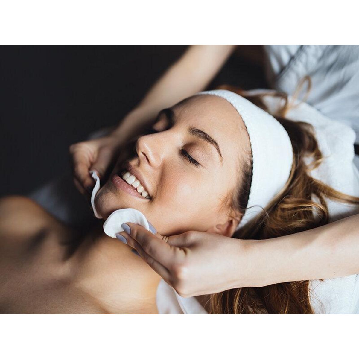 Smartbox Coffret cadeau de Noël bien-être : 1 massage ou soin du visage pour 1 personne - Coffret Cadeau Bien-être