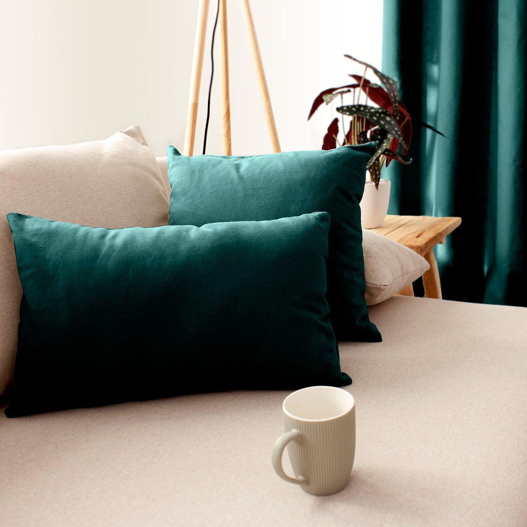 Voir la diapositive 2 : ENJOY HOME Coussin déco uni  panama  30x50cm vert foncé