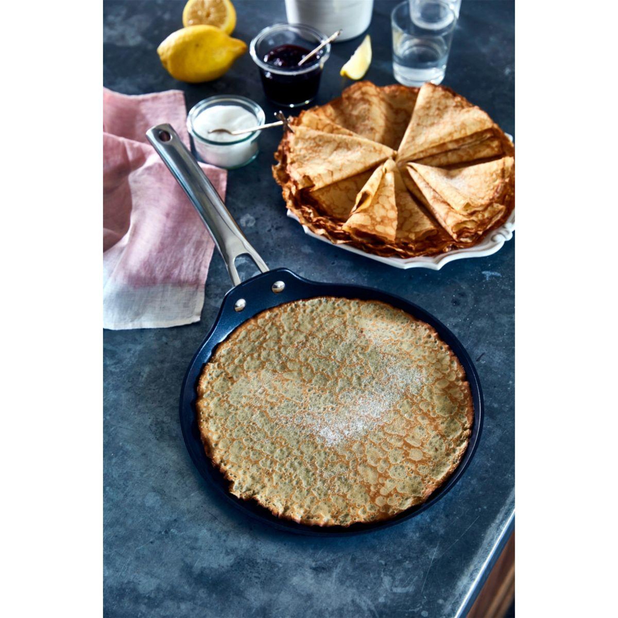 Voir la diapositive 3 : BAUMALU Crêpière 28 cm  black edition