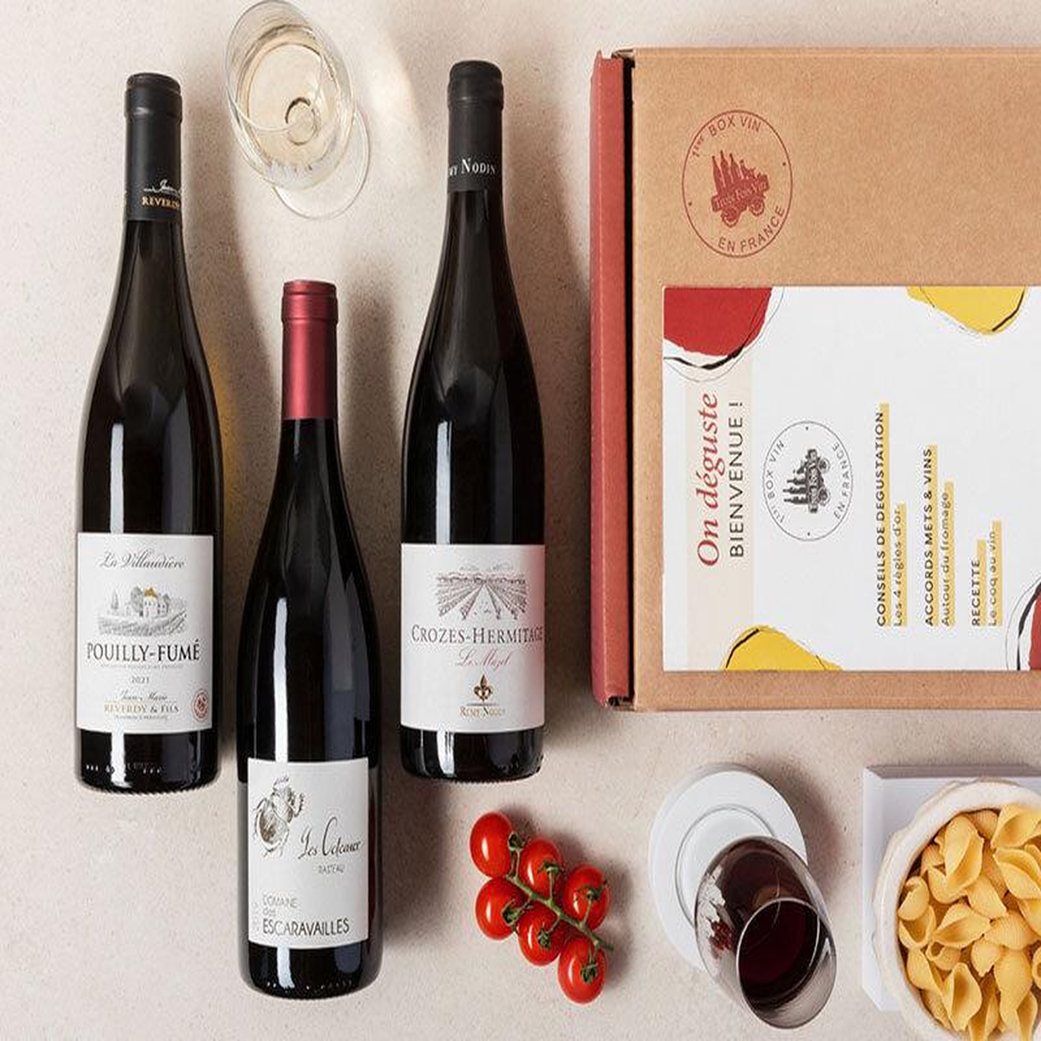 Voir la diapositive 2 : Smartbox Abonnement de 3 mois : 3 grands vins par mois et livret de dégustation - coffret cadeau gastronomie