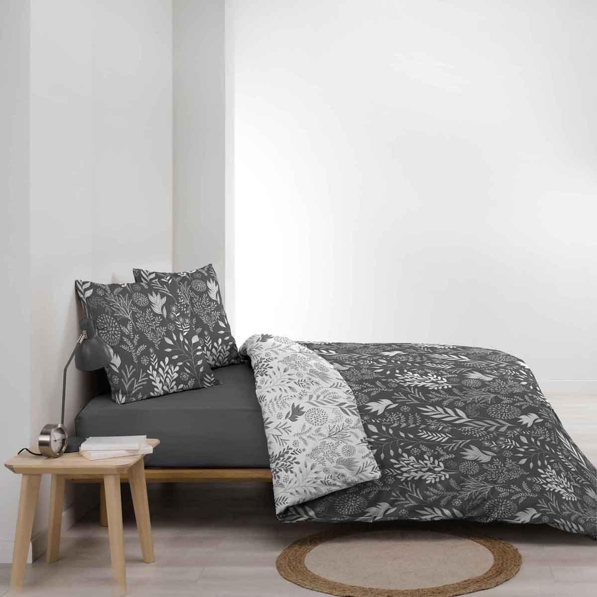 Voir la diapositive 4 : Douceur d'Intérieur Parure de lit 3 pièces  suzanne  260x240cm anthracite