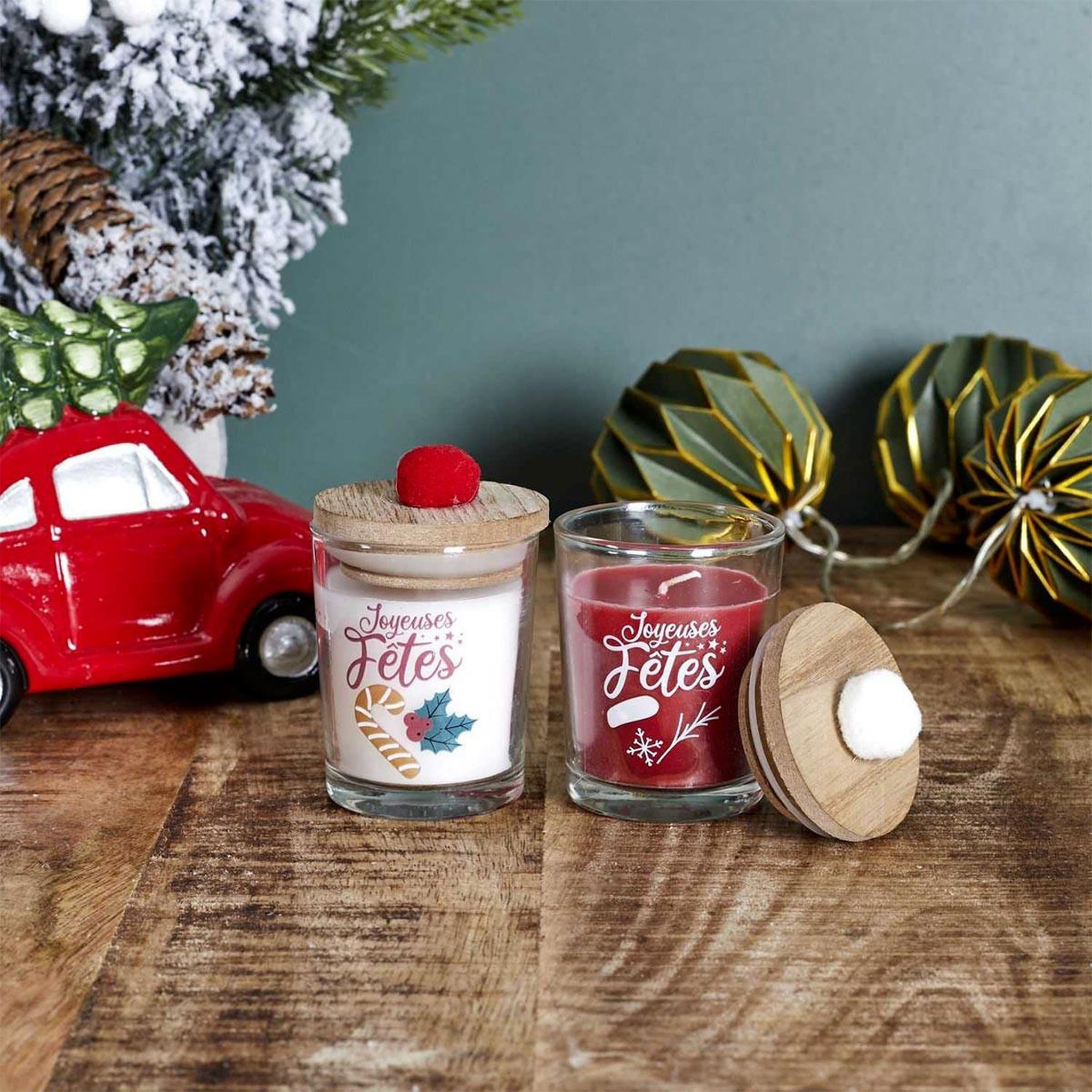 Voir la diapositive 4 : The Home Deco Factory Lot de 2 bougies parfumées  joyeuses fêtes  45g sapin