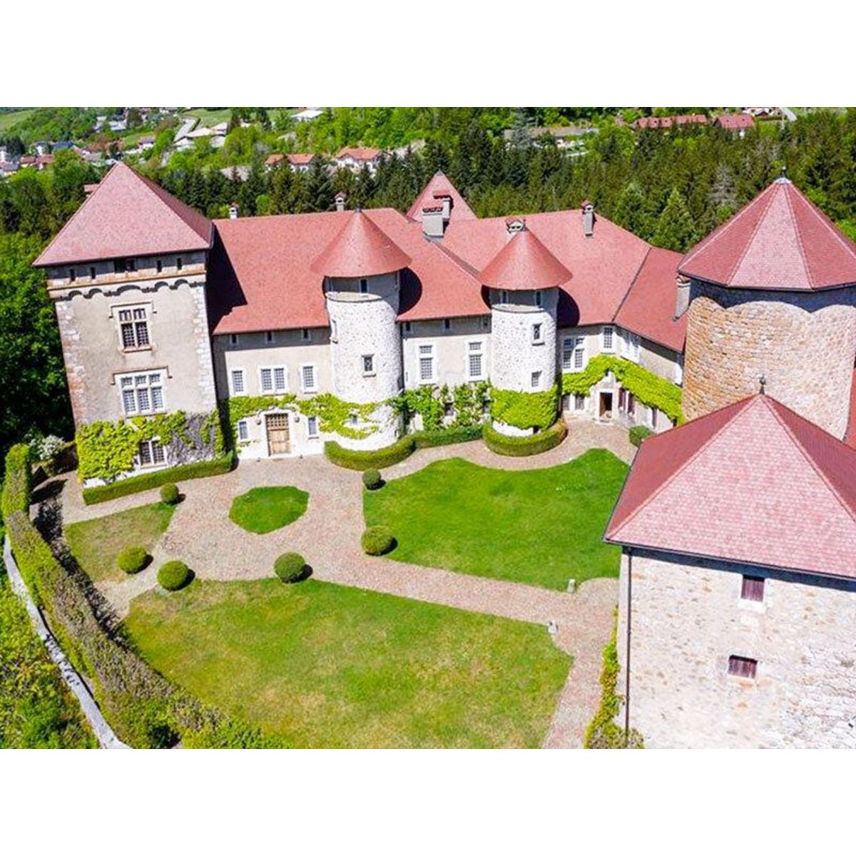 Smartbox Séjour de 2 jours en château 4* avec dîner 4 plats près d'Annecy - Coffret Cadeau Séjour