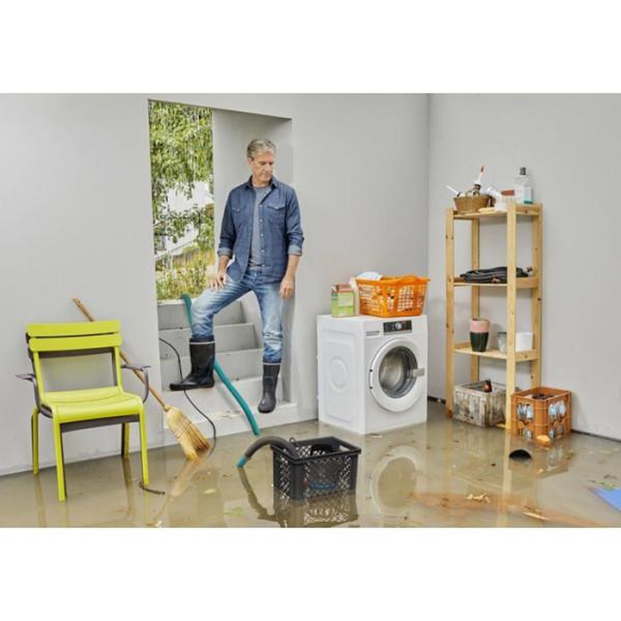 Voir la diapositive 2 : Gardena Kit anti-inondations - gardena - 9000 - tuyau de refoulement de 10 m + caisse de 29 l - 9000 l/h - 300 w - avec accessoires