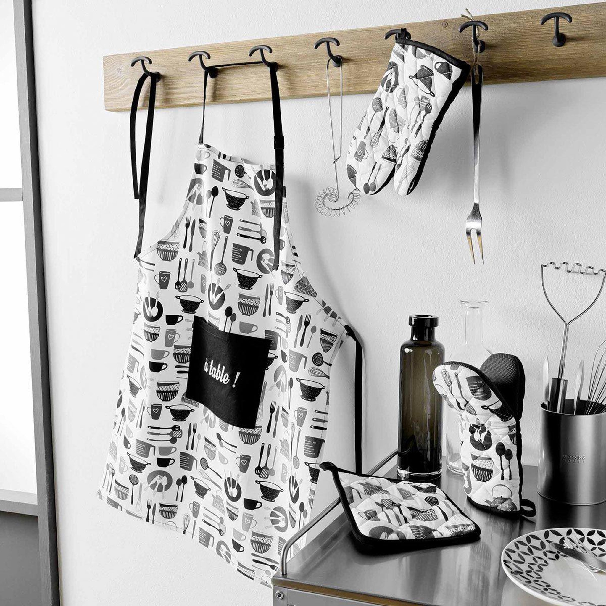 Voir la diapositive 4 : Douceur d'Intérieur Gant de cuisine  kitchen  30cm noir