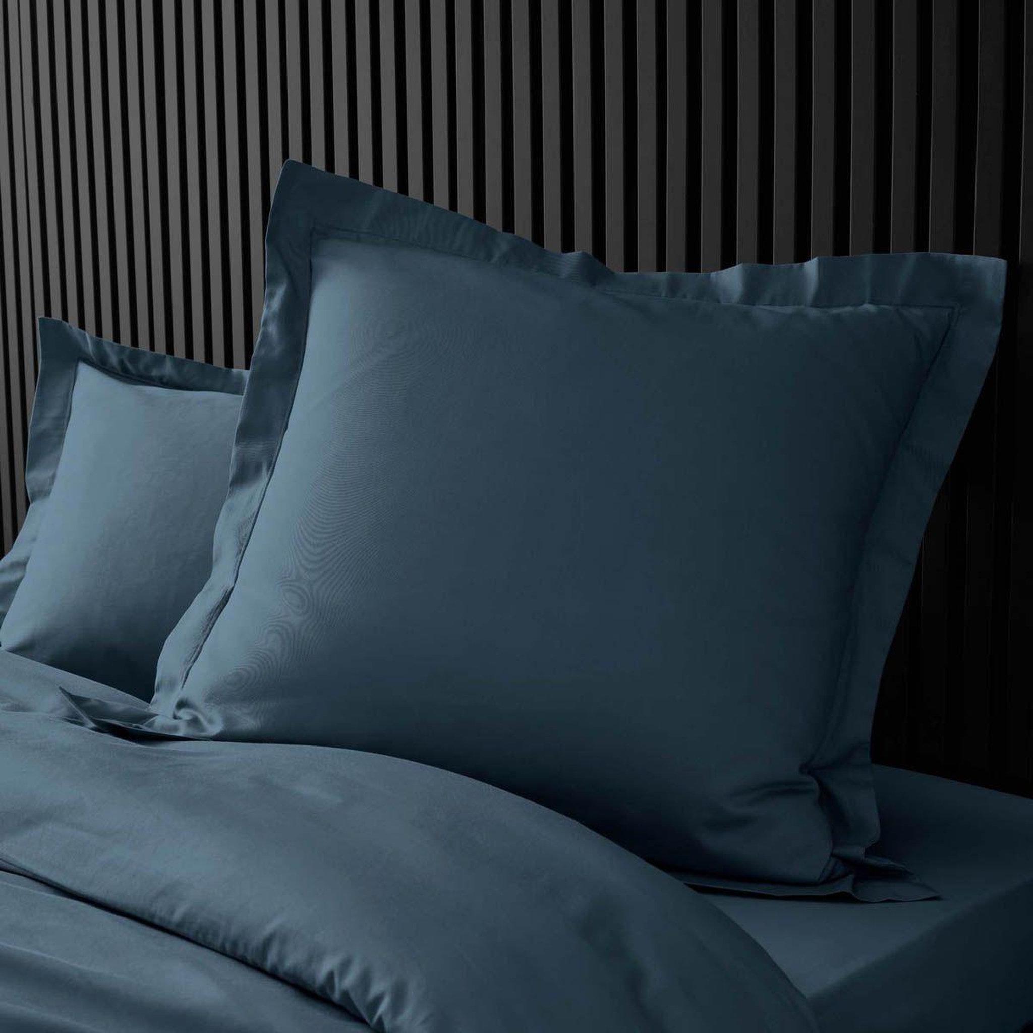 Voir la diapositive 2 : Douceur d'Intérieur Taie d'oreiller  percaline  63x63cm bleu nuit