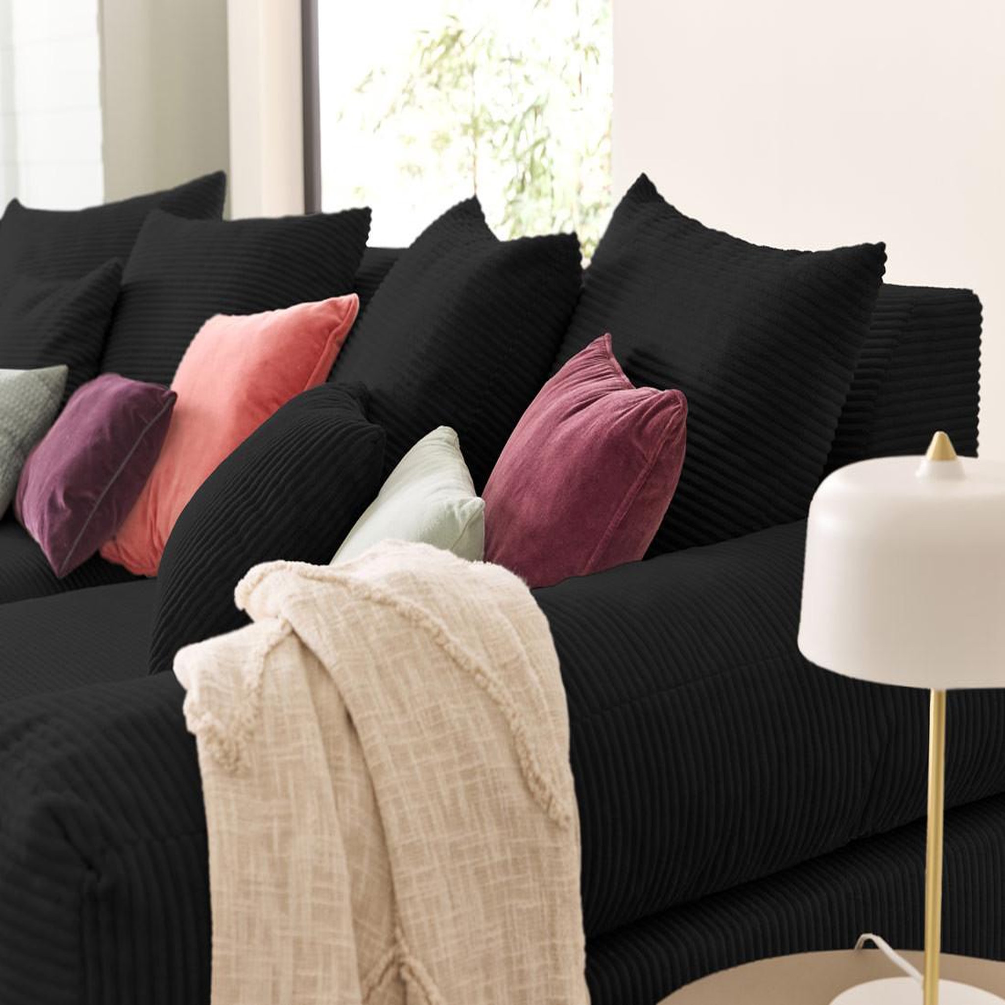 Voir la diapositive 3 : LISA DESIGN Aspen - canapé 4 places - assise profonde - velours côtelé