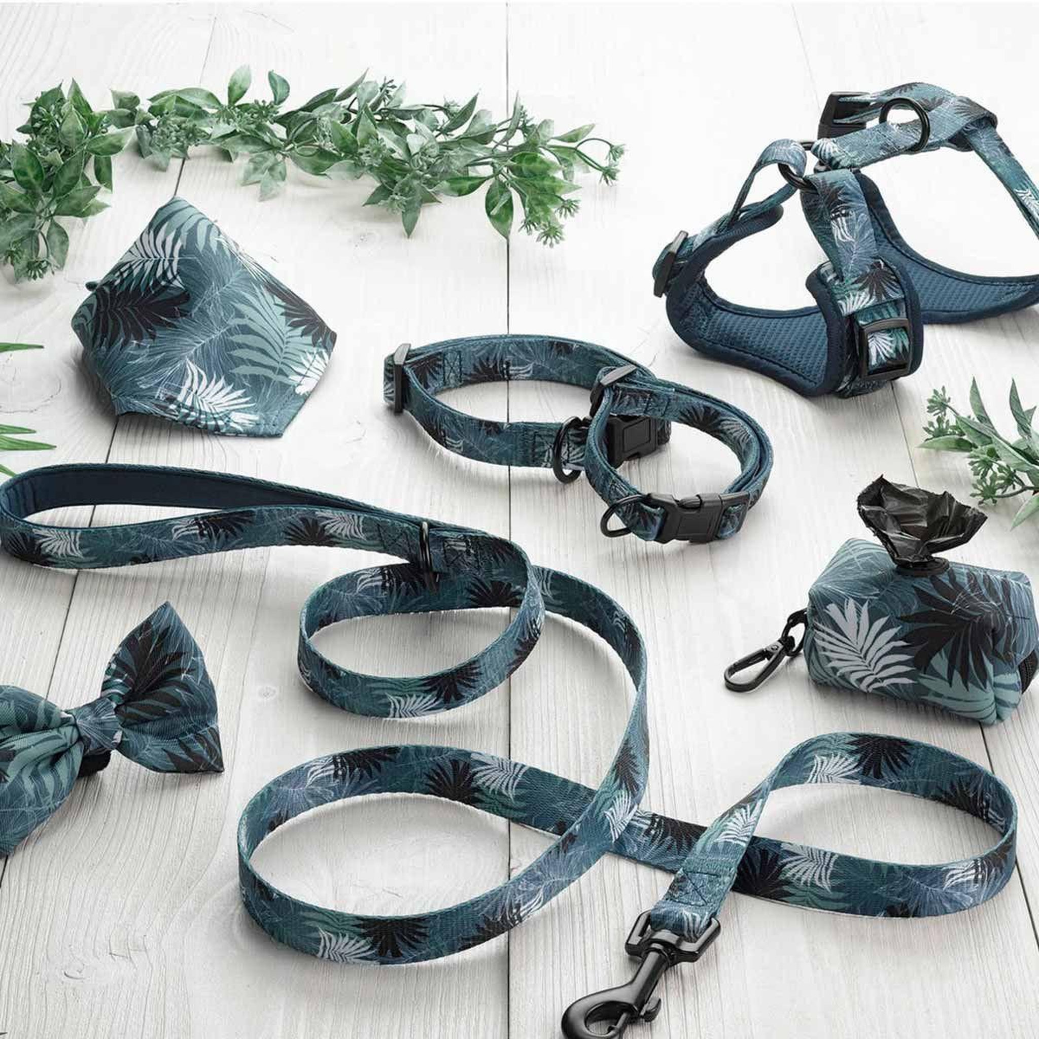 Voir la diapositive 4 : LOVE STORY Nœud papillon pour chien  eden  9cm bleu