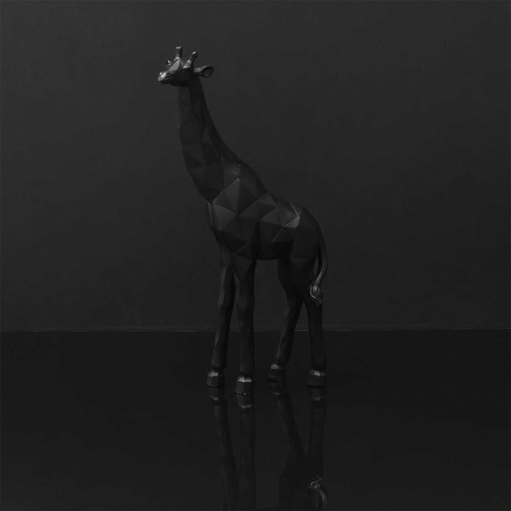 Voir la diapositive 4 : The Home Deco Factory Statuette déco  girafe origami  40cm noir