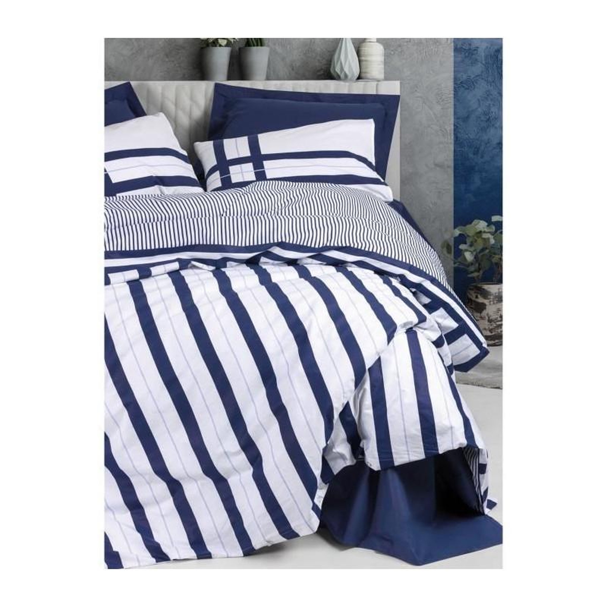 Voir la diapositive 3 : GENERIQUE Parure de lit - 129CTN64487 - 1 housse de couette 220 x 240 cm + 2 taies d'oreiller 60 x 60 cm - 100% coton ranforcé - Bleu