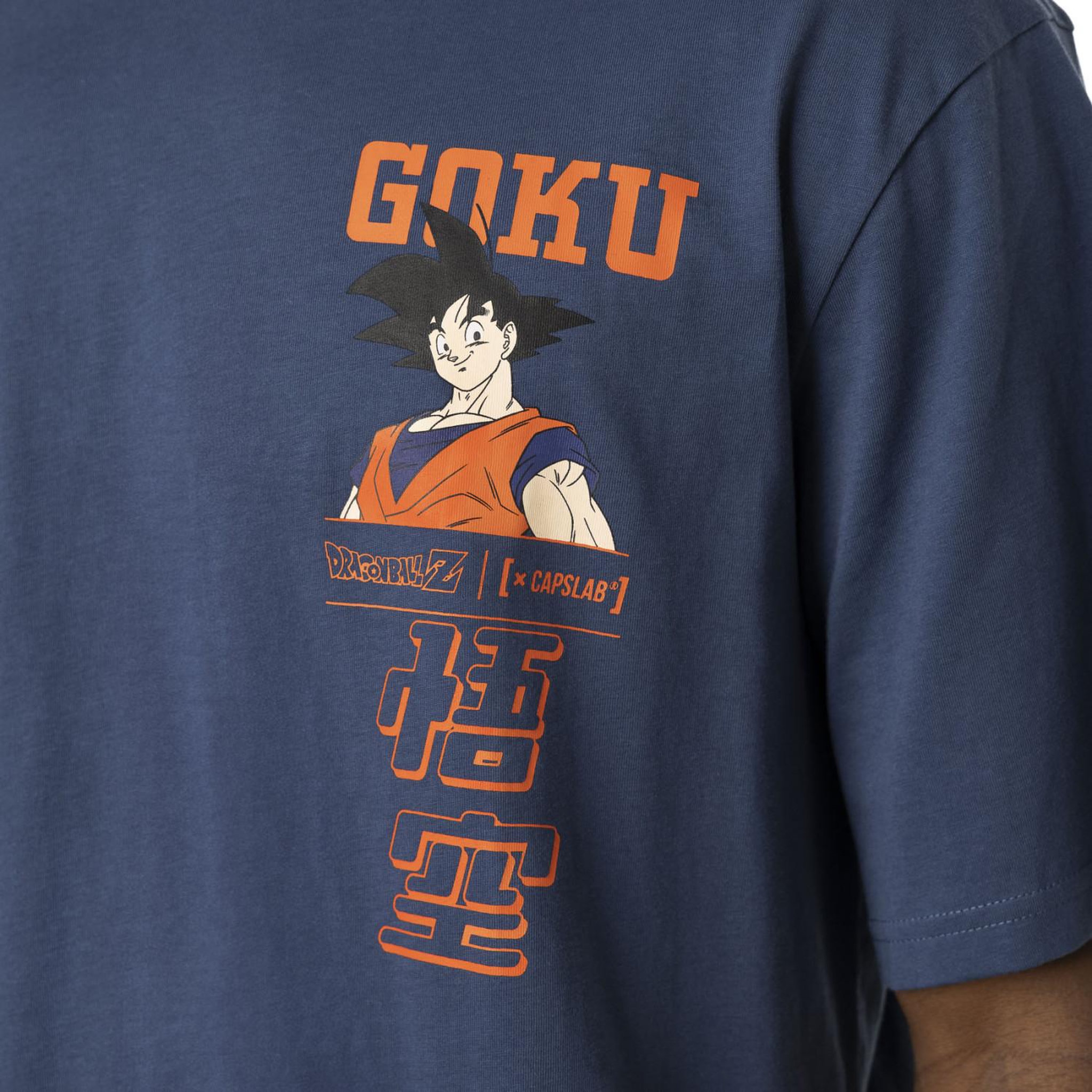 Voir la diapositive 2 : CAPSLAB T-shirt en coton homme relax fit avec print Dragon Ball Z Goku