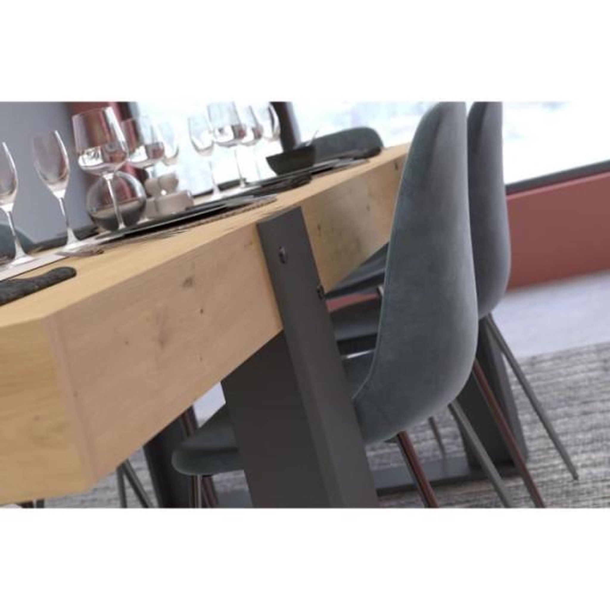 Voir la diapositive 4 : PARISOT Ensemble enfilade + table LOFT - PARISOT - Chene Artisan et gris - 3 portes - 8 personnes