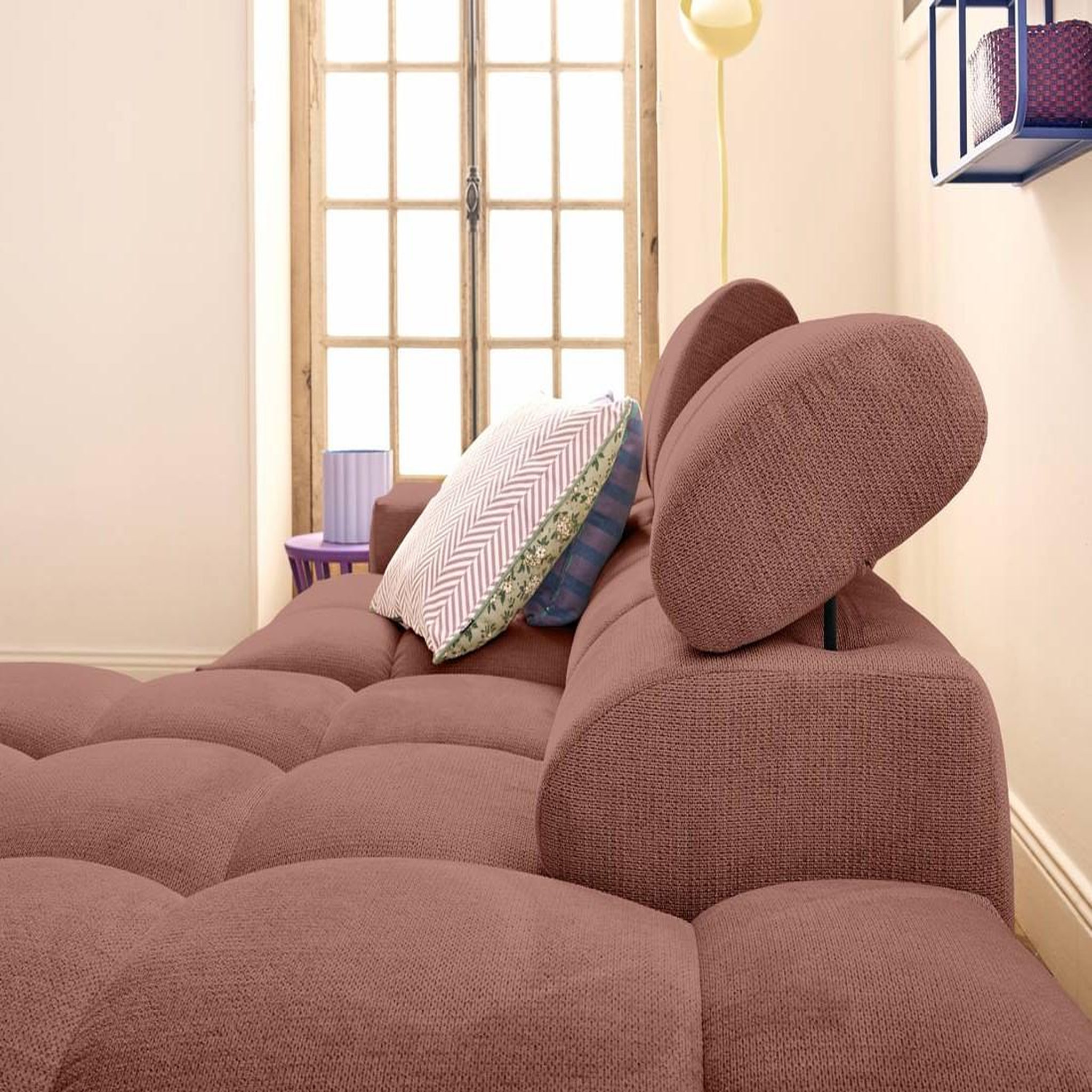 Voir la diapositive 3 : LISA DESIGN Matera - canapé d'angle droit 4 places avec têtières réglables en tissu texturé