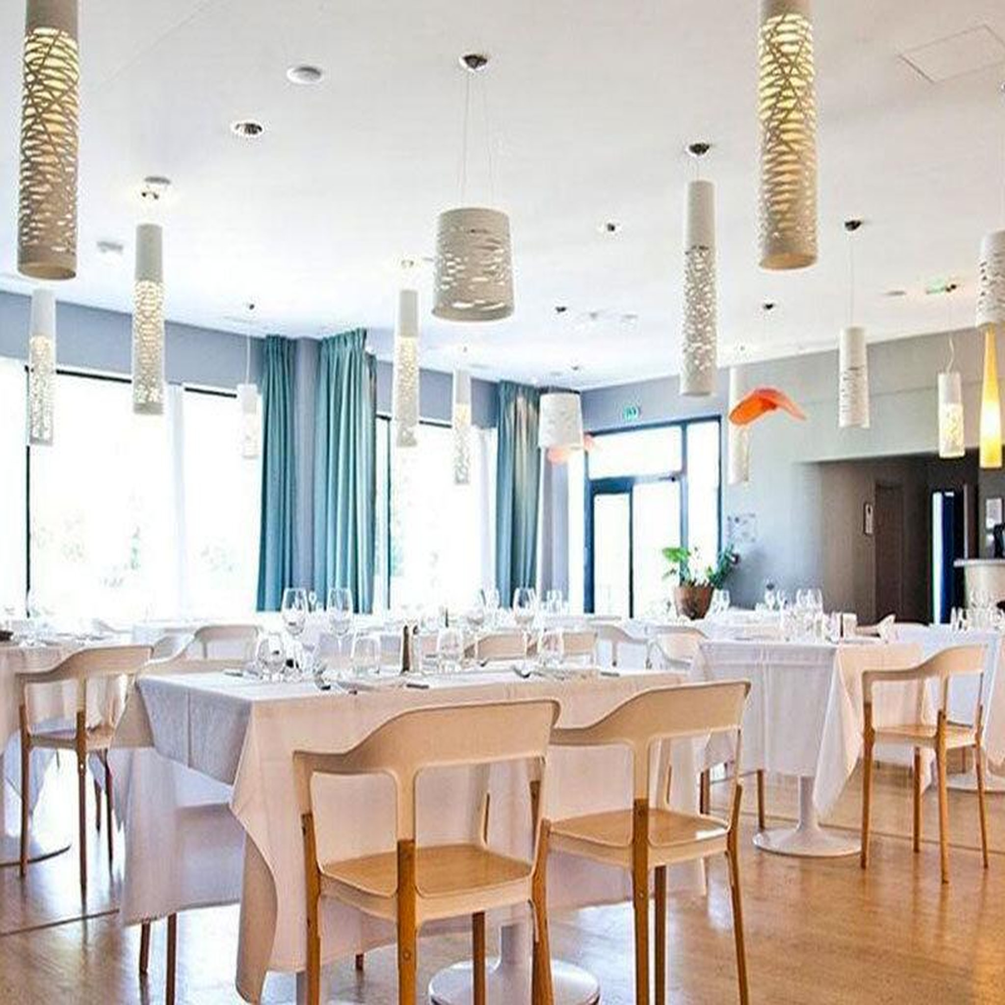 Voir la diapositive 3 : Smartbox 2 jours d'exception en château 4* près de la rochelle avec dîner - coffret cadeau séjour