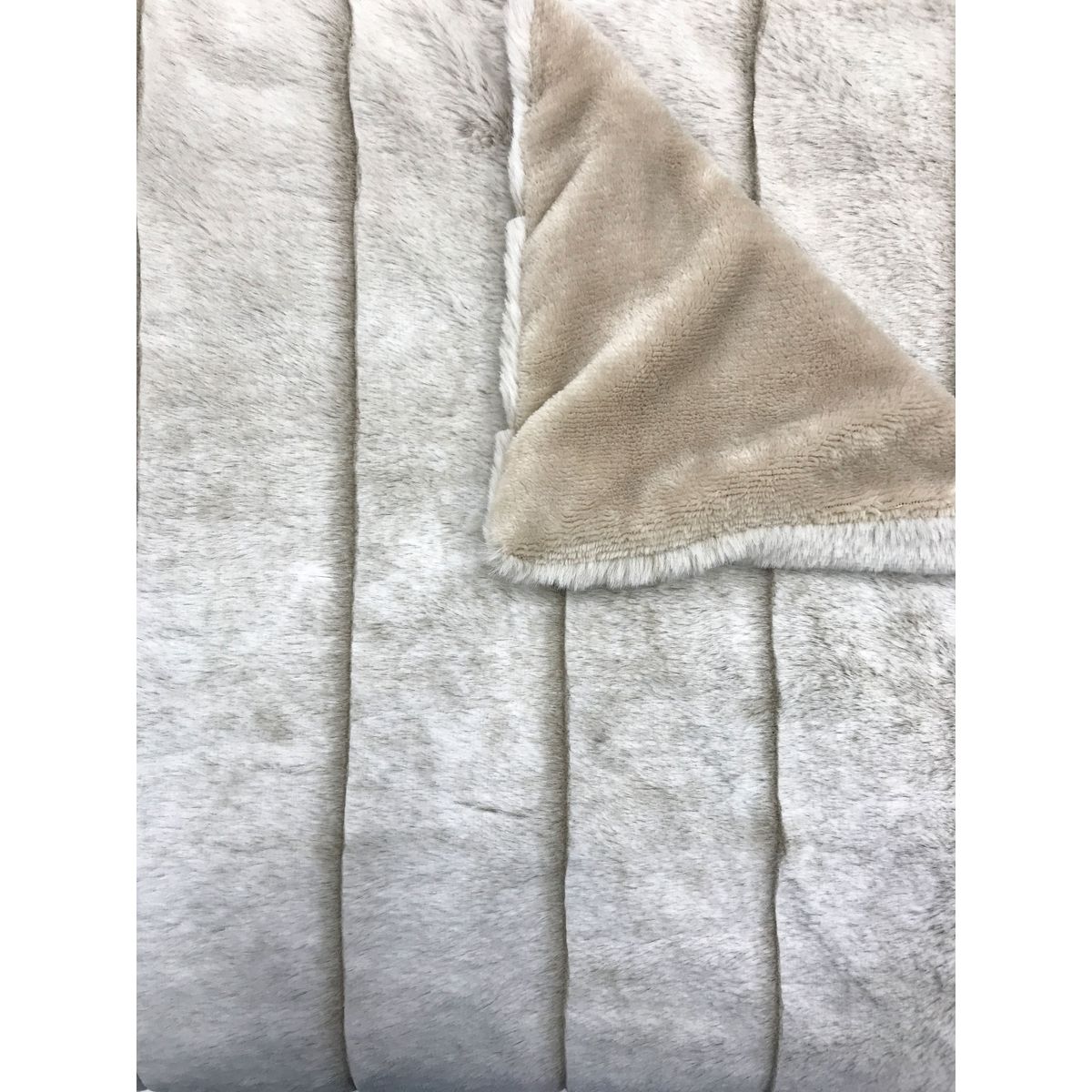 ACTUEL Plaid effet fausse fourrure 400 GSM