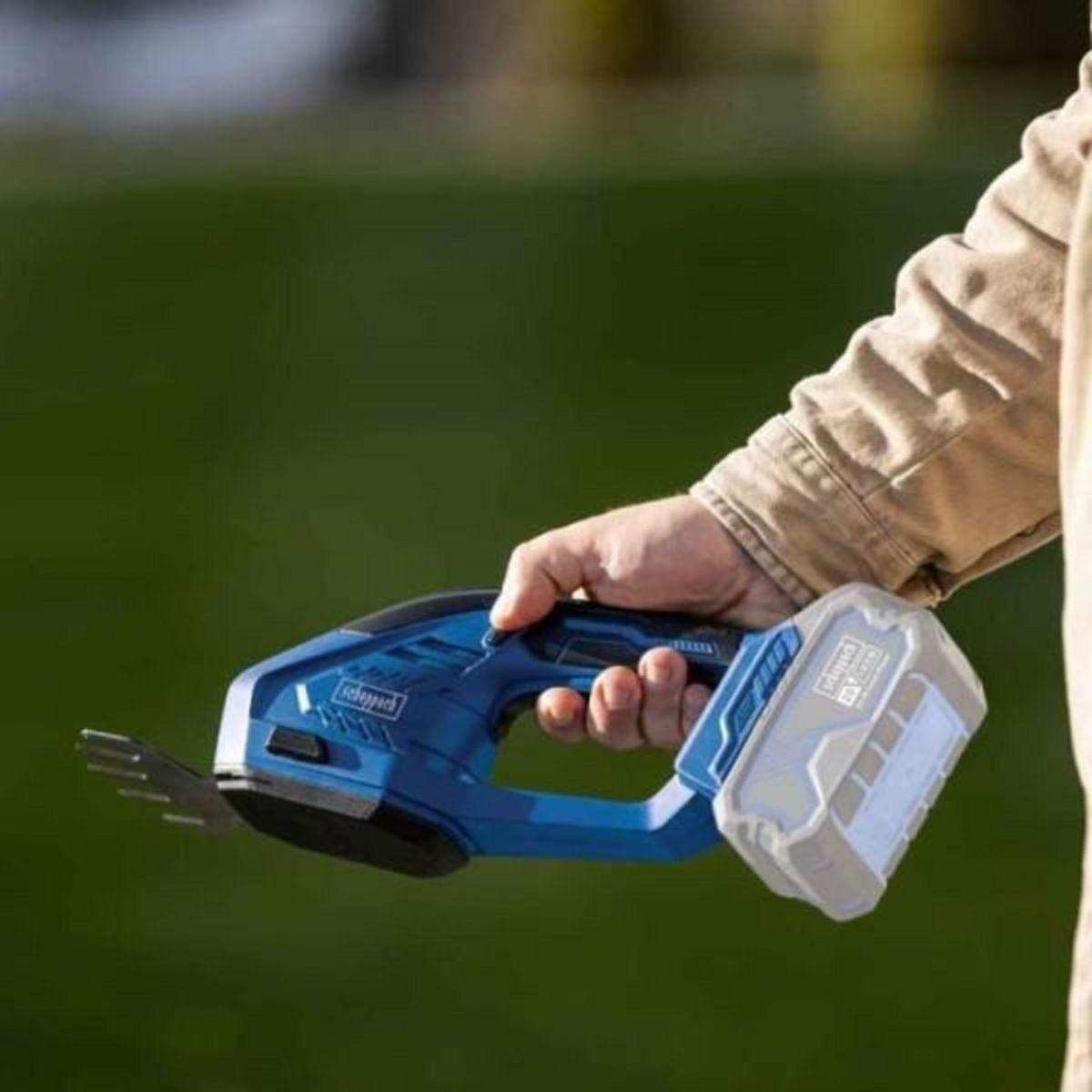 SCHEPPACH Coupes-bordures/taille-haies sans fil C-HTGS200-X - lame acier trempé - SCHEPPACH 20V IXES - sans batterie ni chargeur