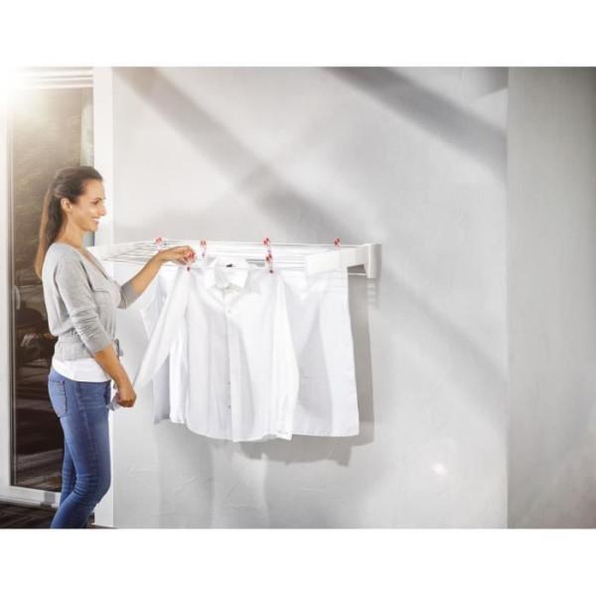 Voir la diapositive 4 : Leifheit Séchoir à linge extensible mural 3,5m - 83201